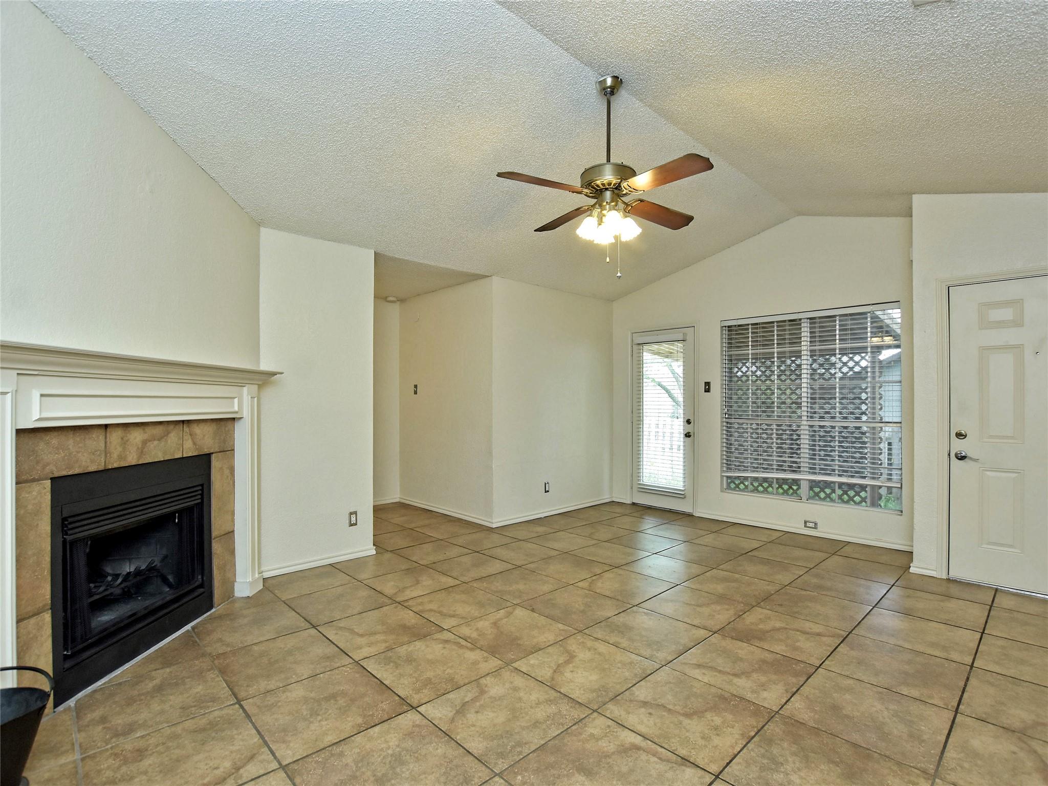 415 FANTAIL Loop # B, Austin, TX 78734