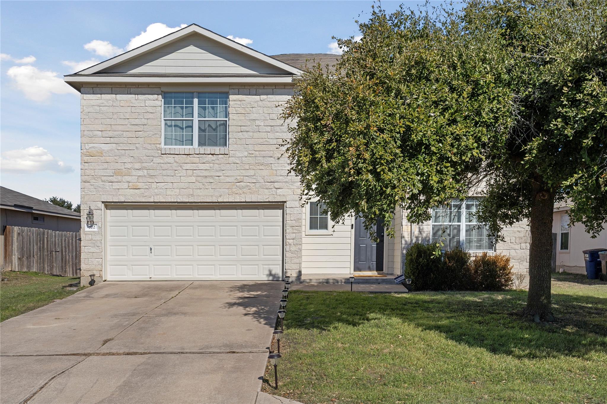 202 Rinehardt St, Hutto, TX 78634