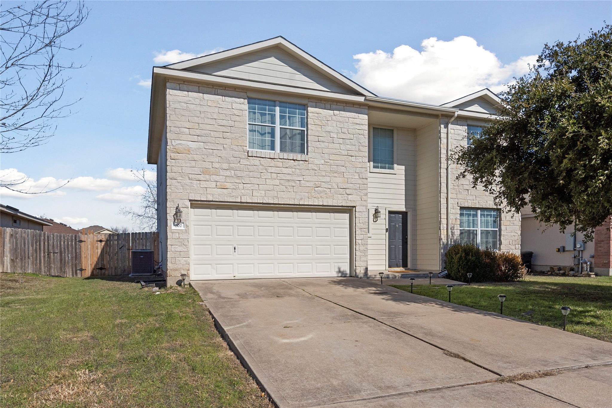 202 Rinehardt St, Hutto, TX 78634