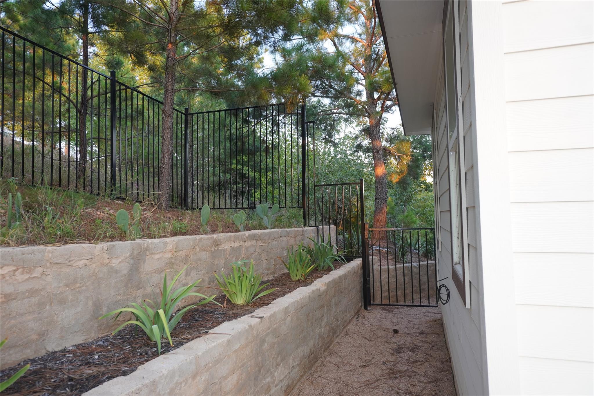 108 Kimo Ct, Bastrop, TX 78602