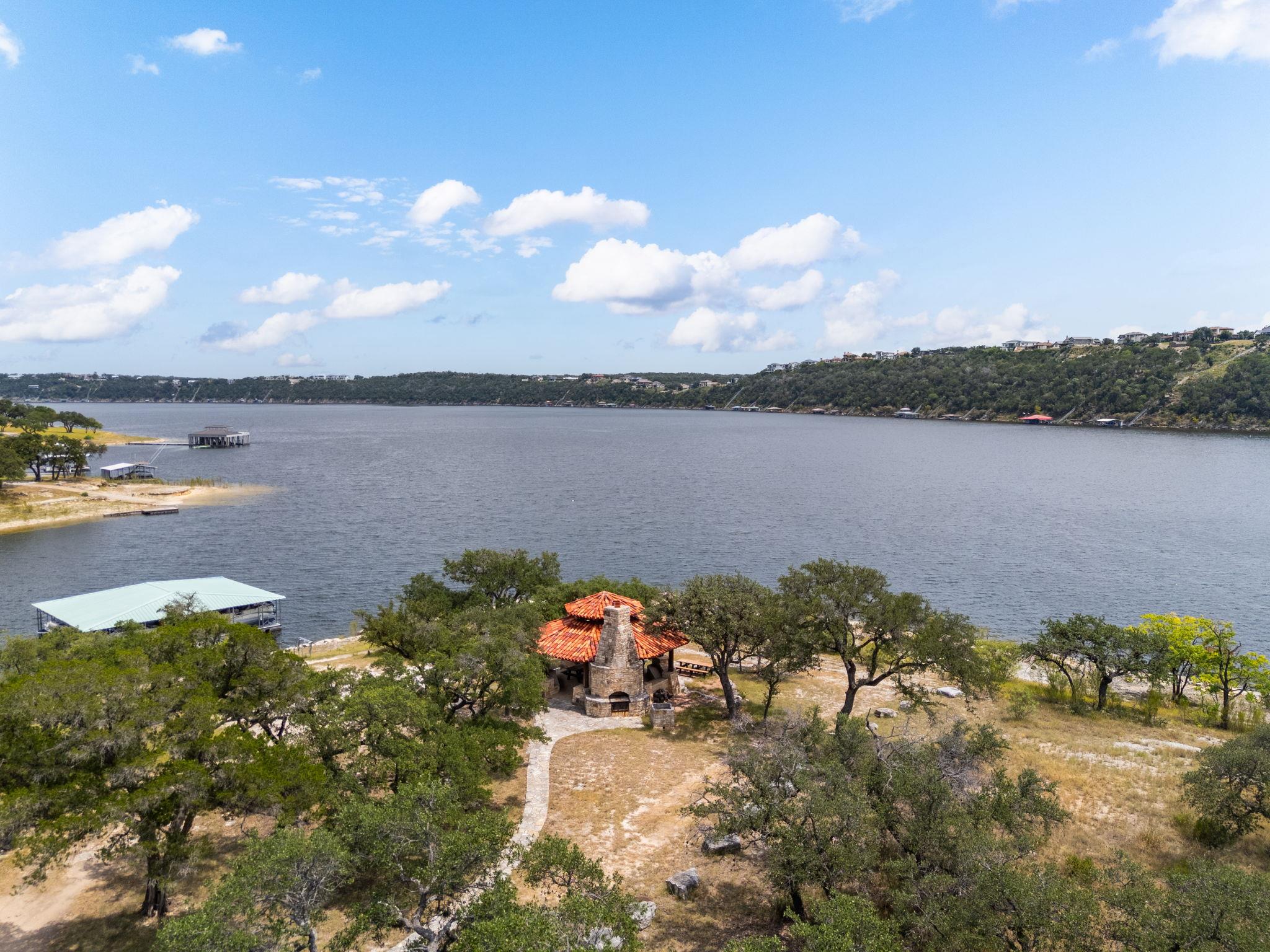 707 Moonlight Bay Dr, Spicewood, TX 78669