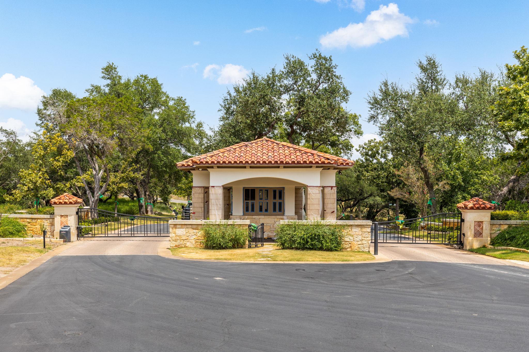 707 Moonlight Bay Dr, Spicewood, TX 78669