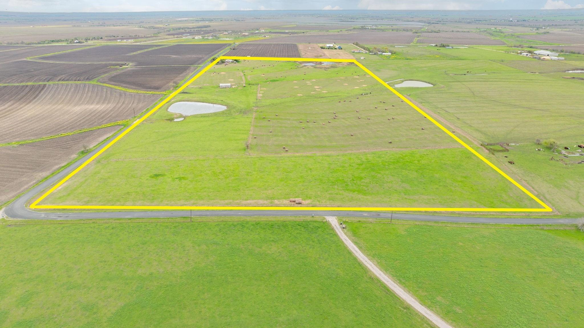 19810 Janak Rd, Coupland, TX 78615