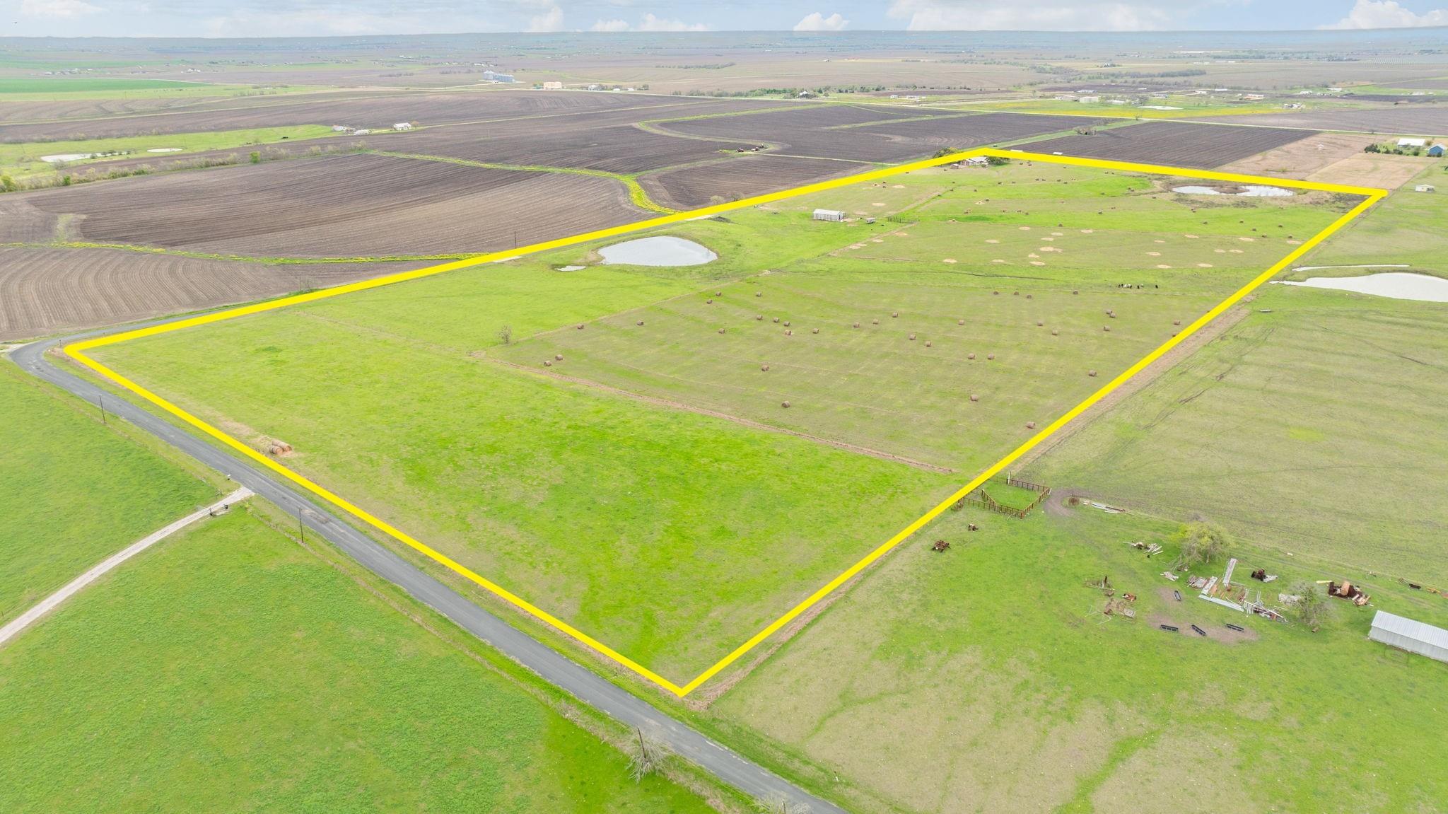 19810 Janak Rd, Coupland, TX 78615