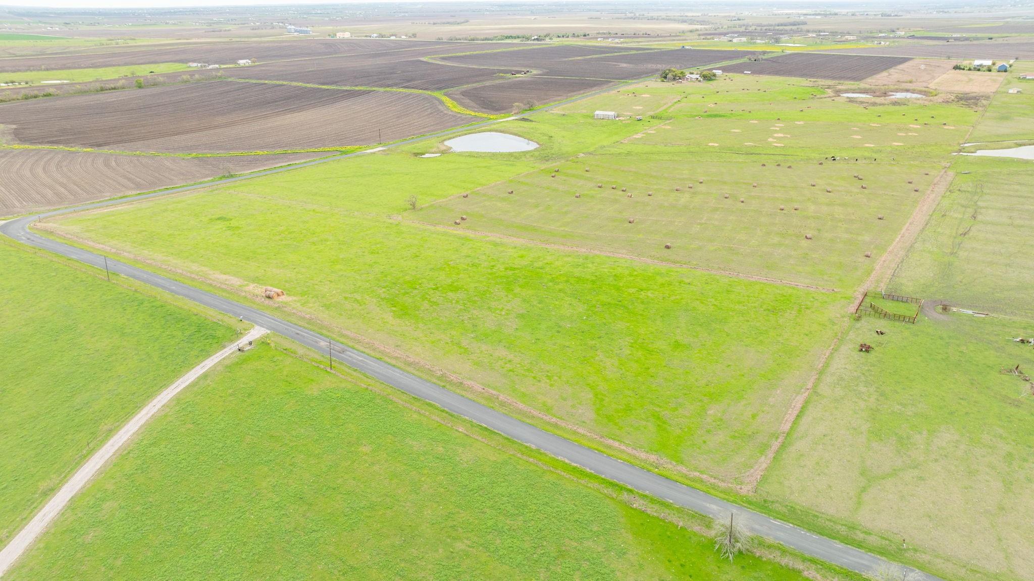 19810 Janak Rd, Coupland, TX 78615