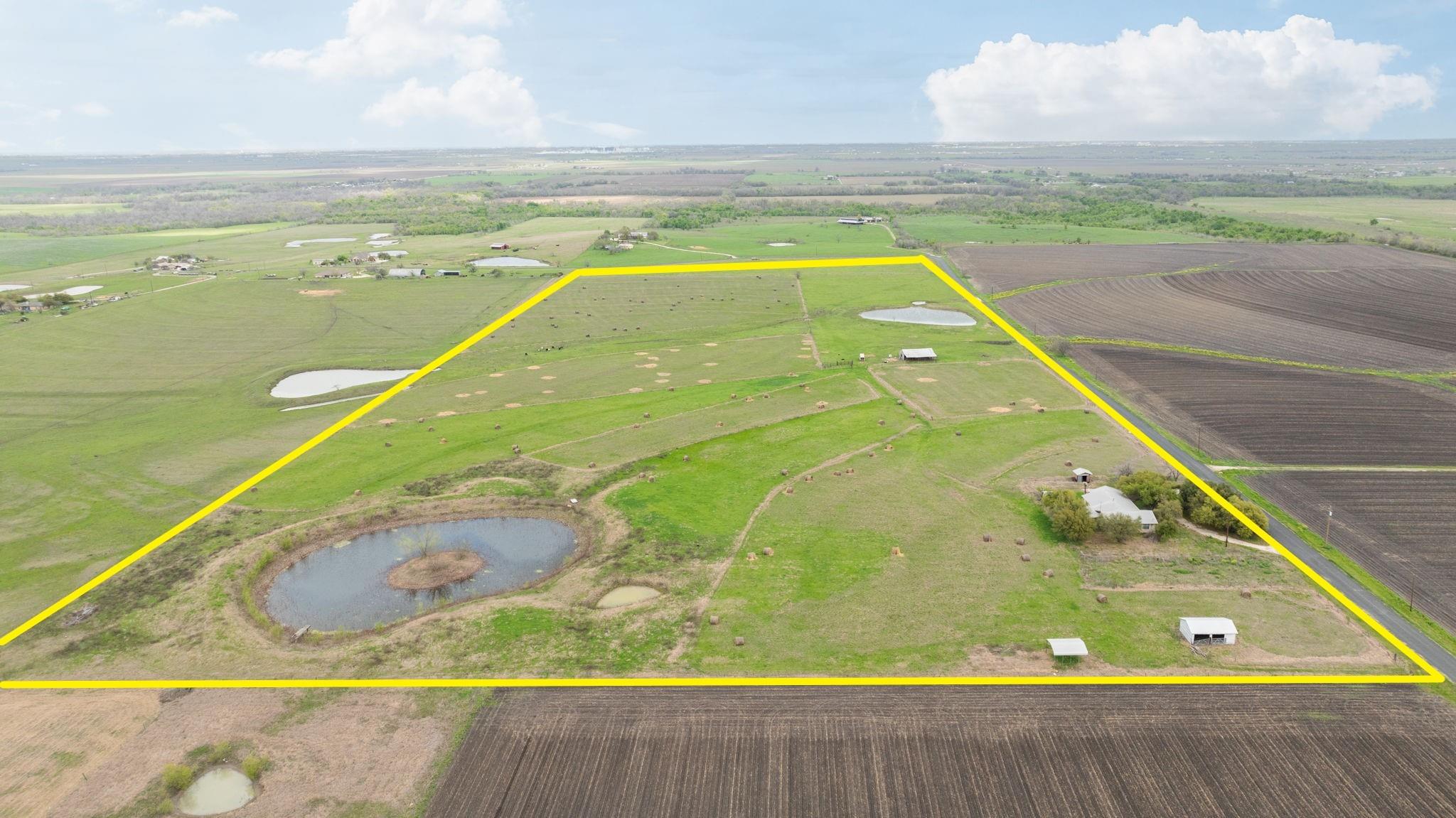 19810 Janak Rd, Coupland, TX 78615