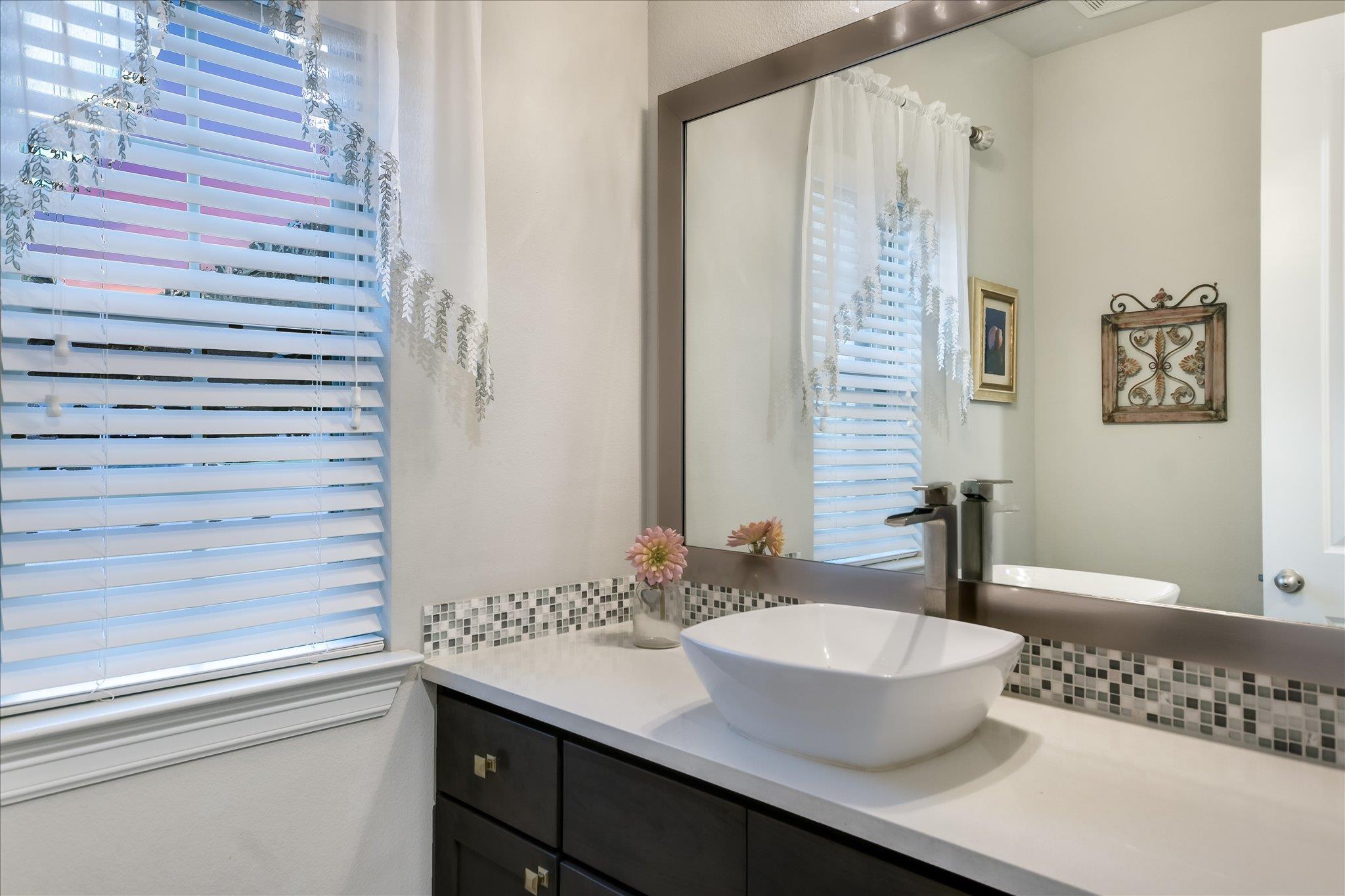 512 Honeybird Ln, Georgetown, TX 78626