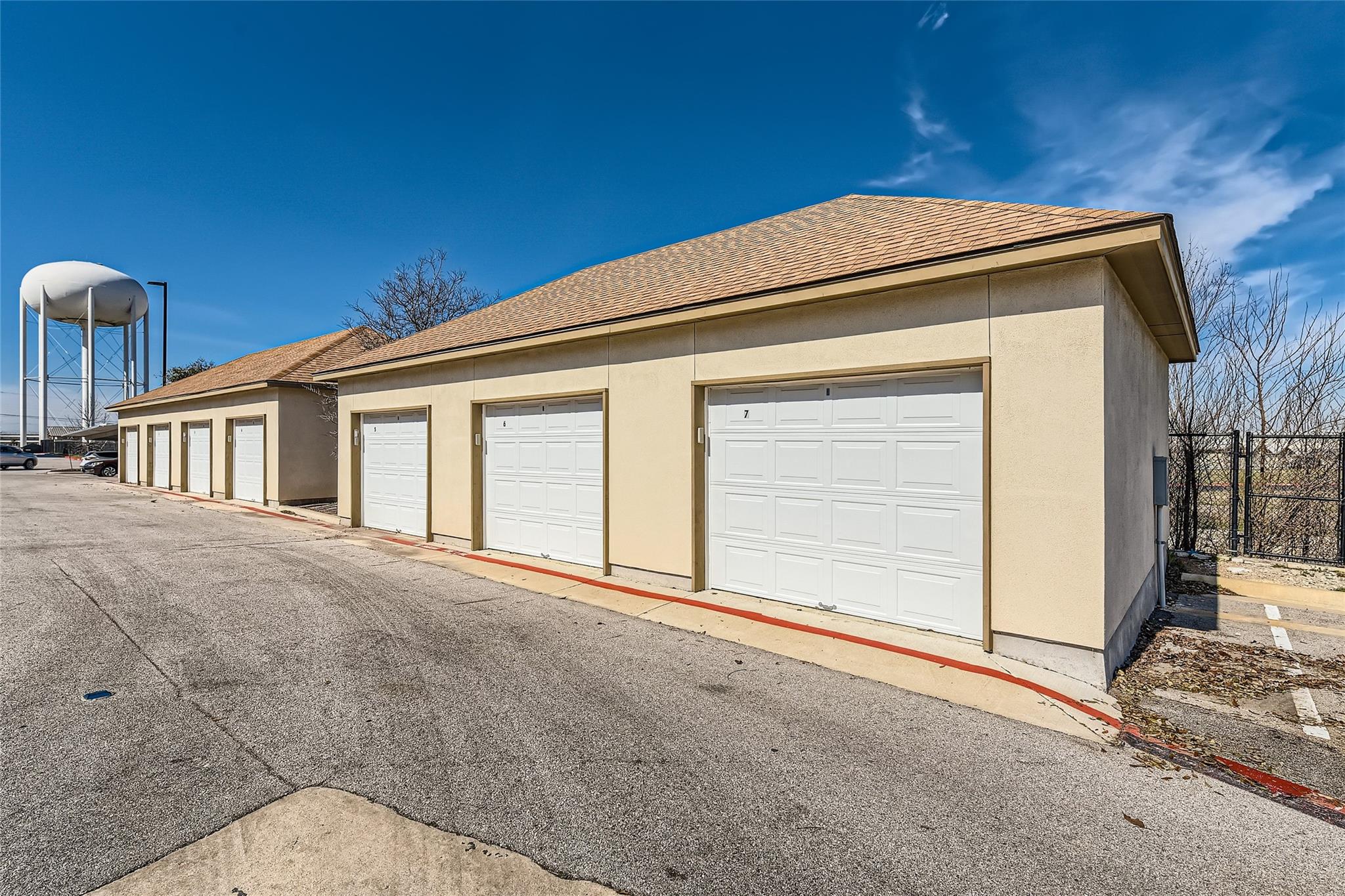 2400 Louis Henna Blvd # 208, Round Rock, TX 78664