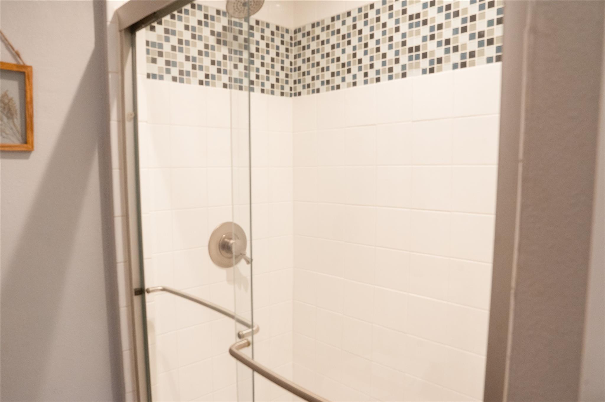 2107 Emerald Isle Dr, Leander, TX 78641