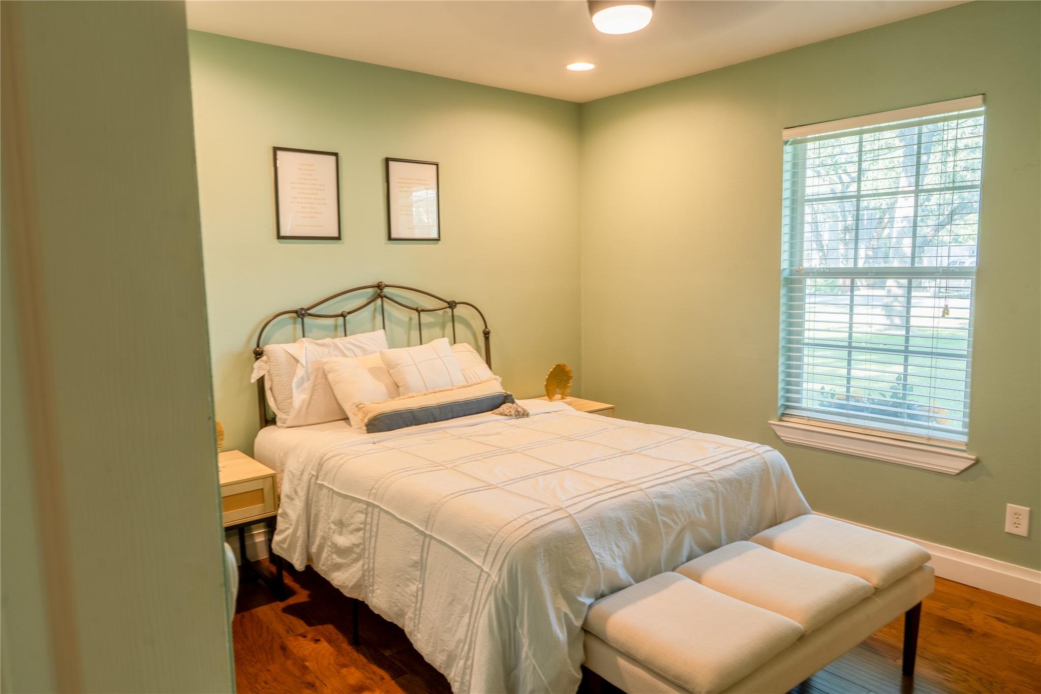 2107 Emerald Isle Dr, Leander, TX 78641