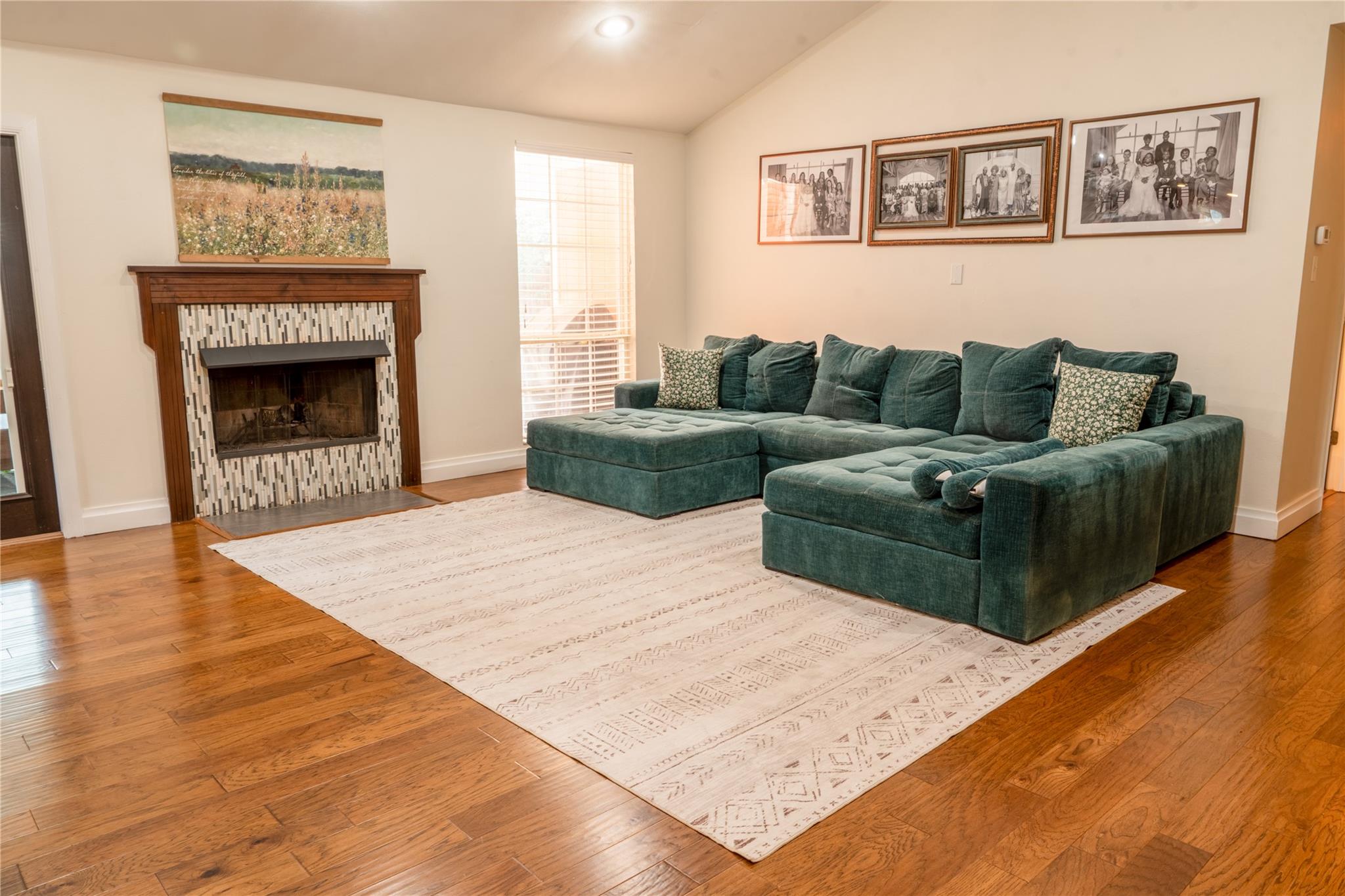 2107 Emerald Isle Dr, Leander, TX 78641