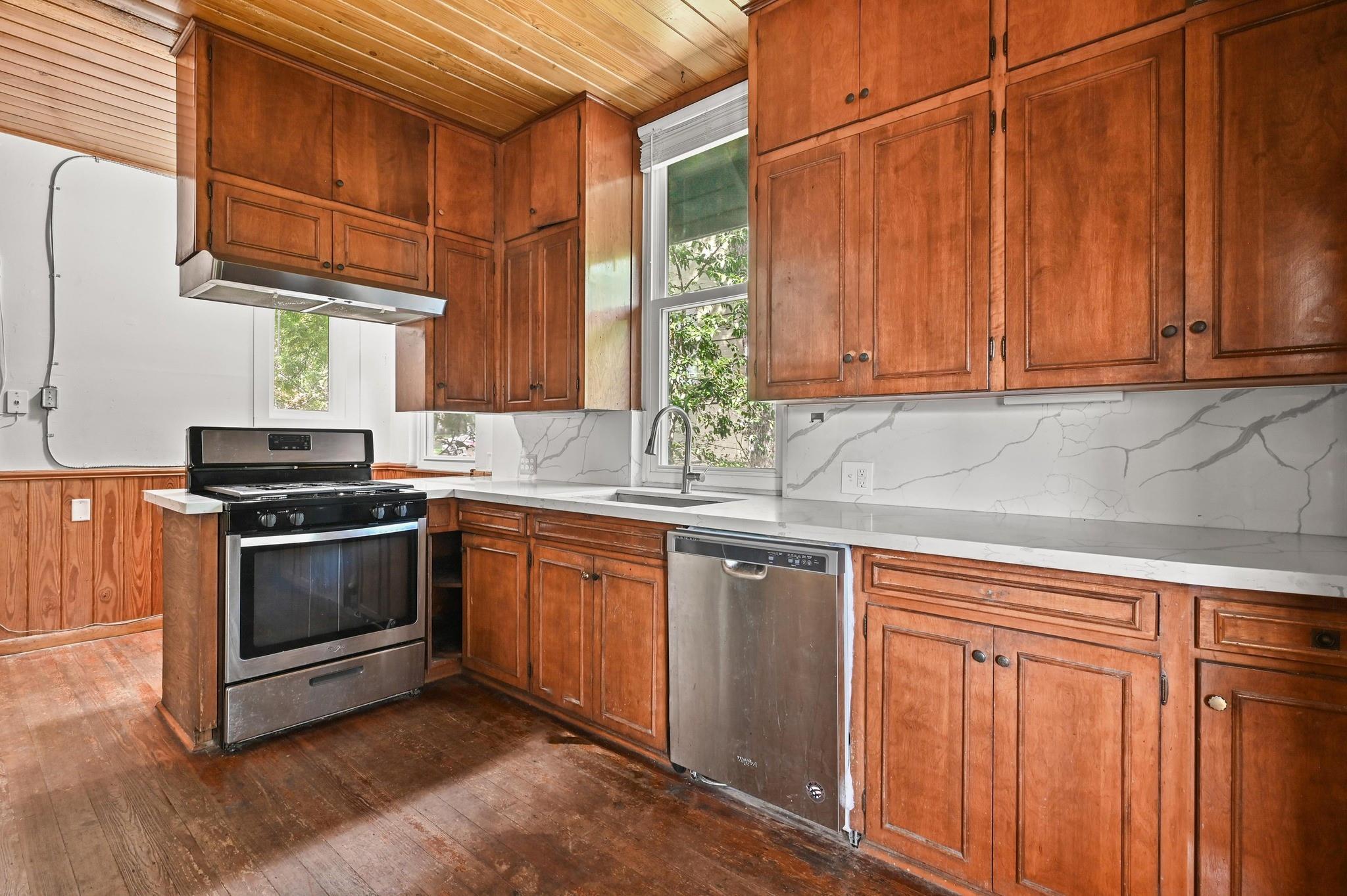 408 W 33rd St, Austin, TX 78705