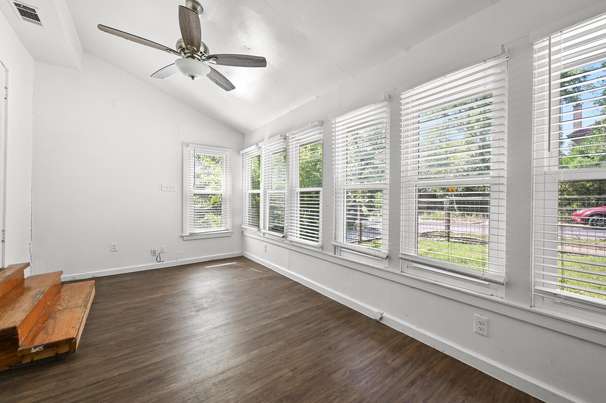 408 W 33rd St, Austin, TX 78705