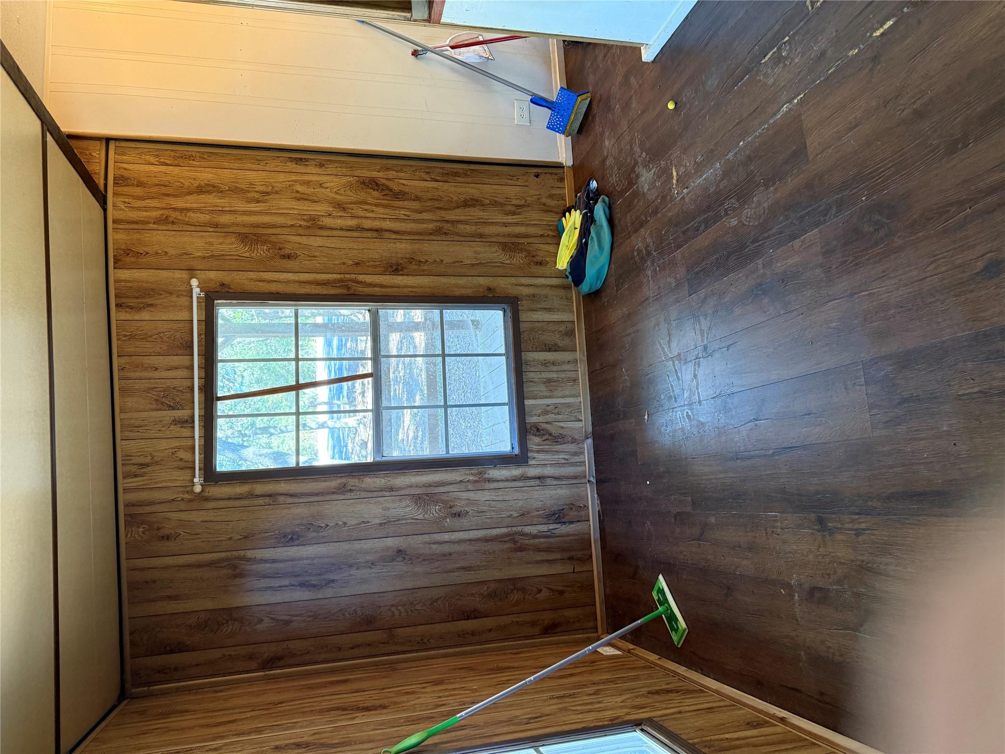 122 Pawnee Ct, Smithville, TX 78957