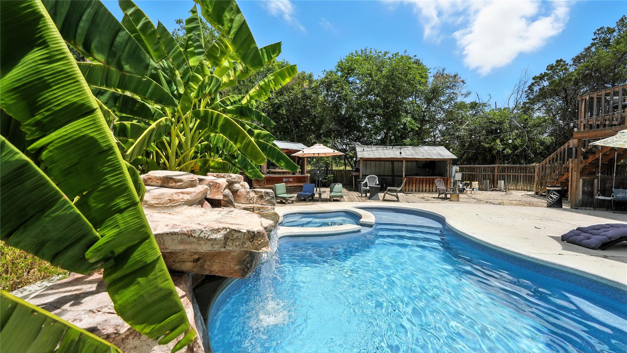 683 & 695 Albert St, New Braunfels, TX 78130