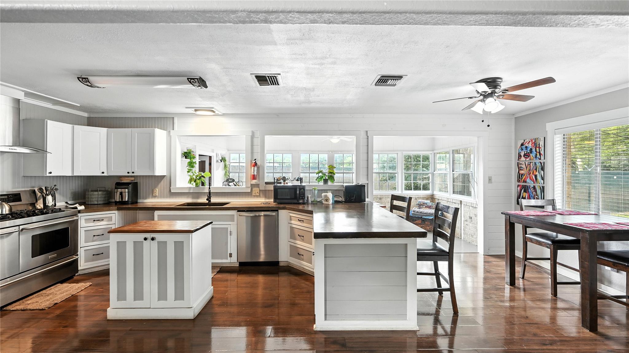 683 & 695 Albert St, New Braunfels, TX 78130