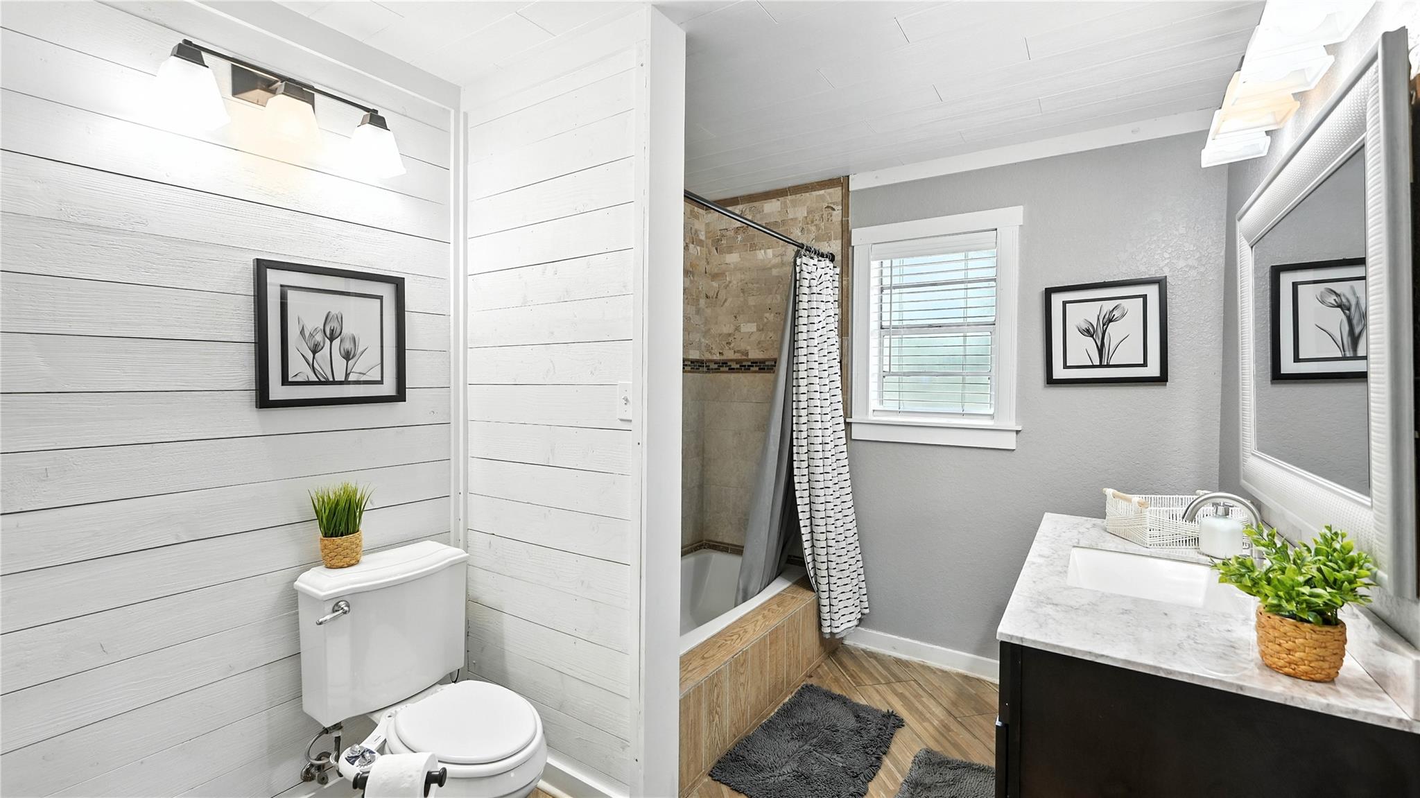 683 & 695 Albert St, New Braunfels, TX 78130