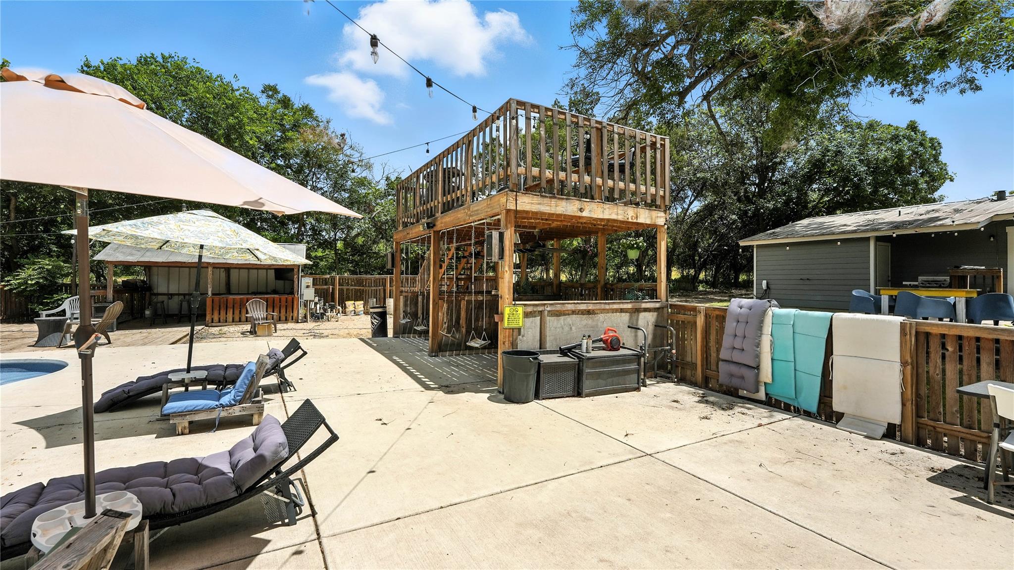 683 & 695 Albert St, New Braunfels, TX 78130