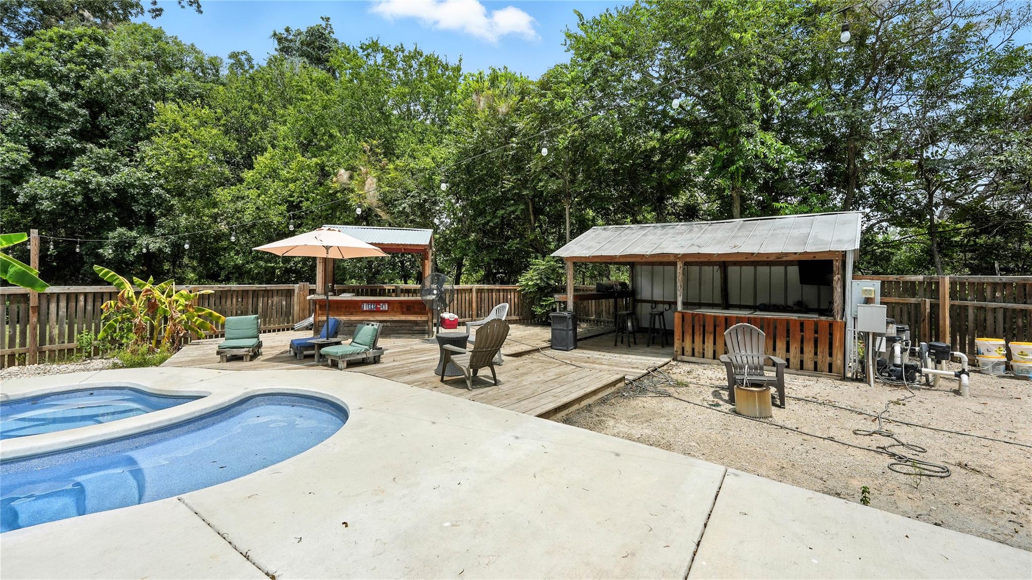 683 & 695 Albert St, New Braunfels, TX 78130