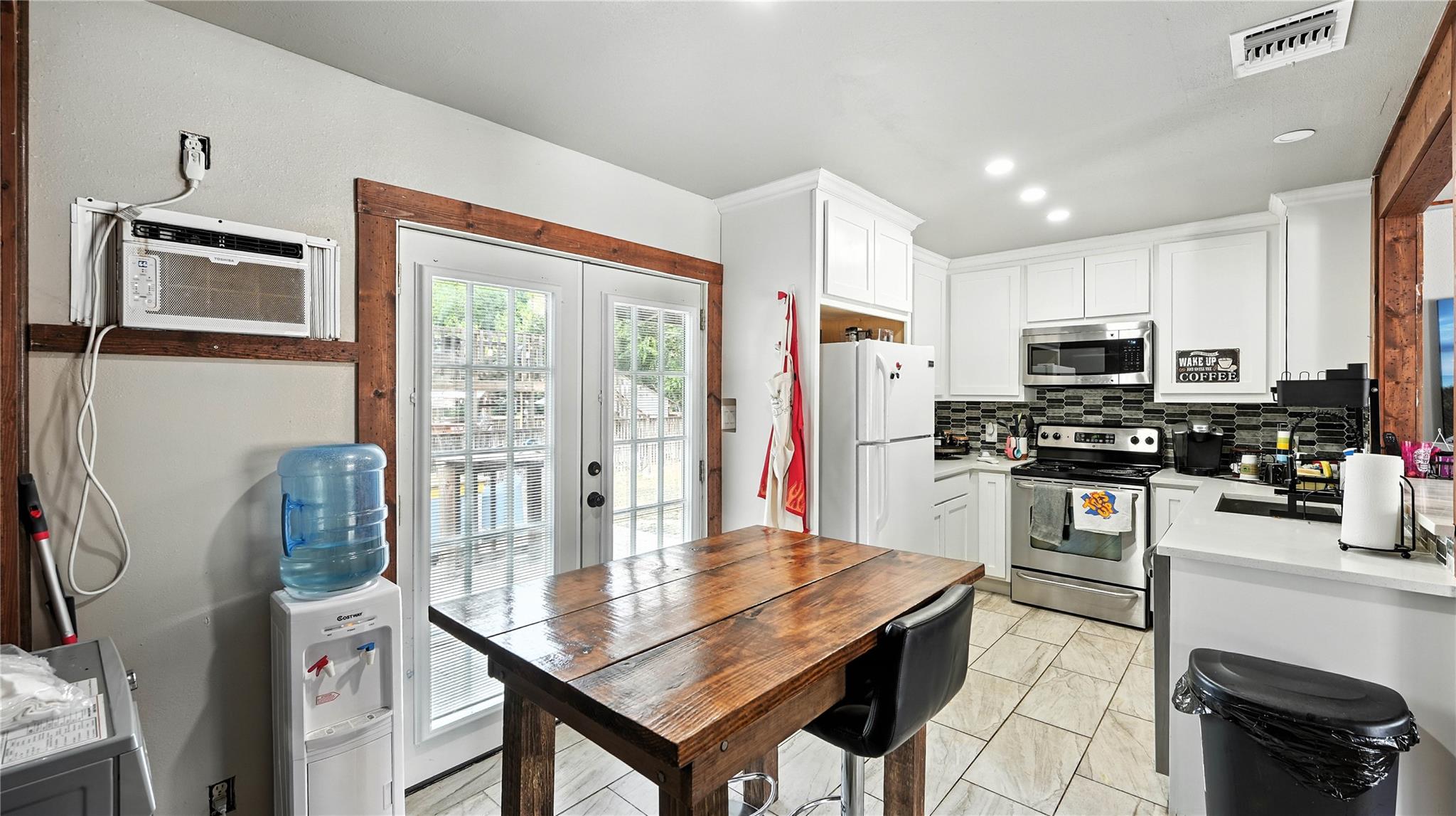 683 & 695 Albert St, New Braunfels, TX 78130