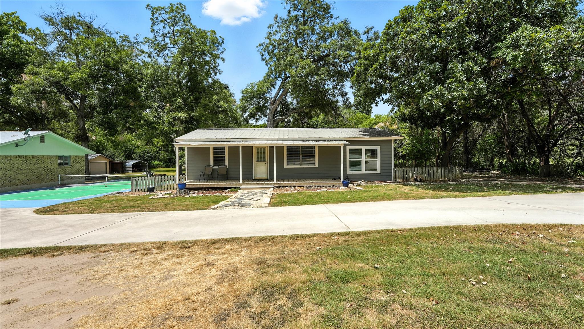 683 & 695 Albert St, New Braunfels, TX 78130