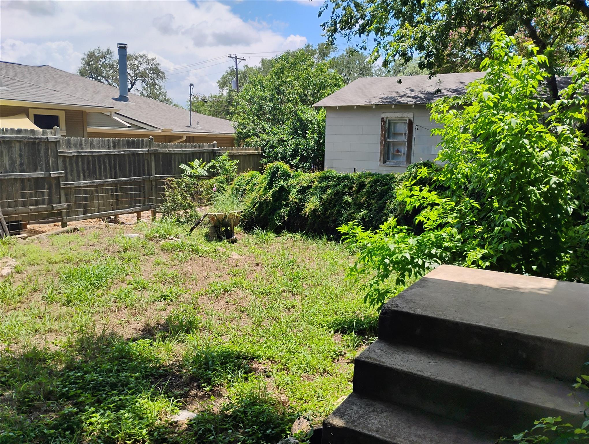 545 Lindsey St, San Marcos, TX 78666