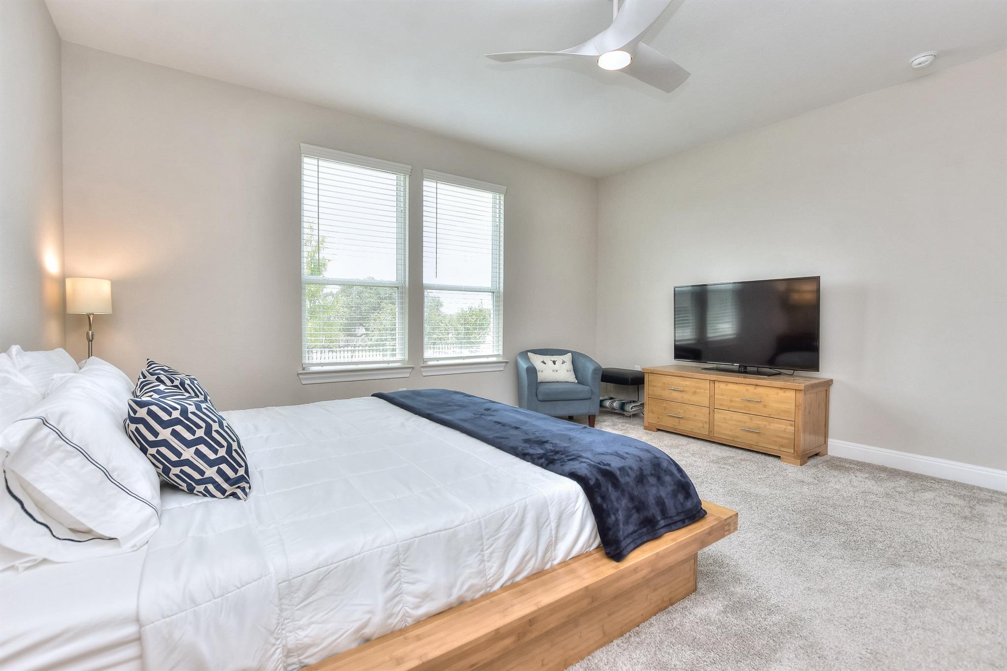 207 Bellows St, Georgetown, TX 78633