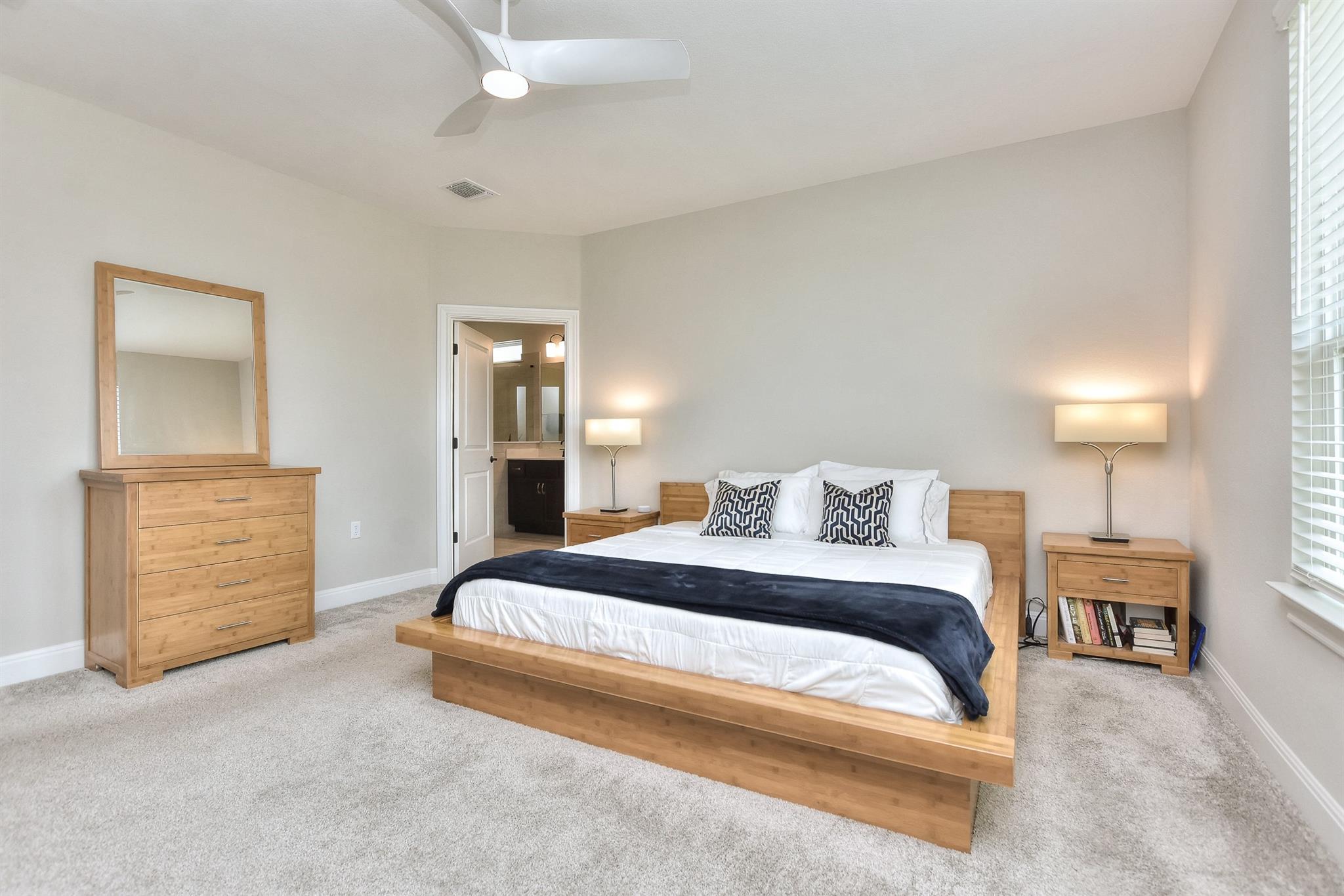 207 Bellows St, Georgetown, TX 78633