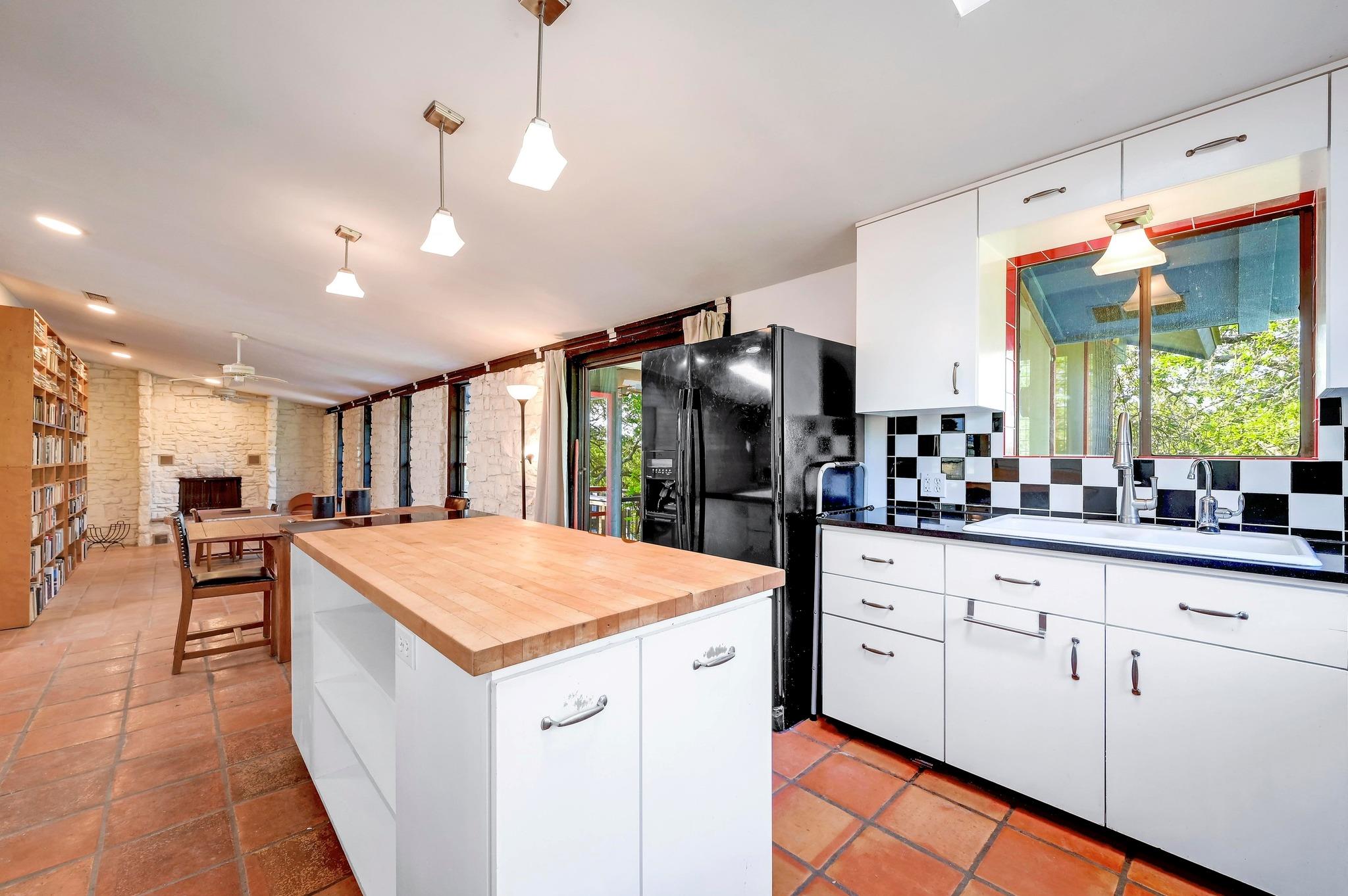 445 Bendigo Ln, Wimberley, TX 78676