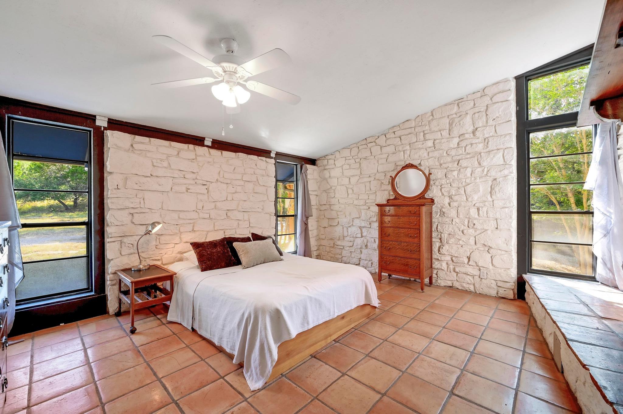 445 Bendigo Ln, Wimberley, TX 78676