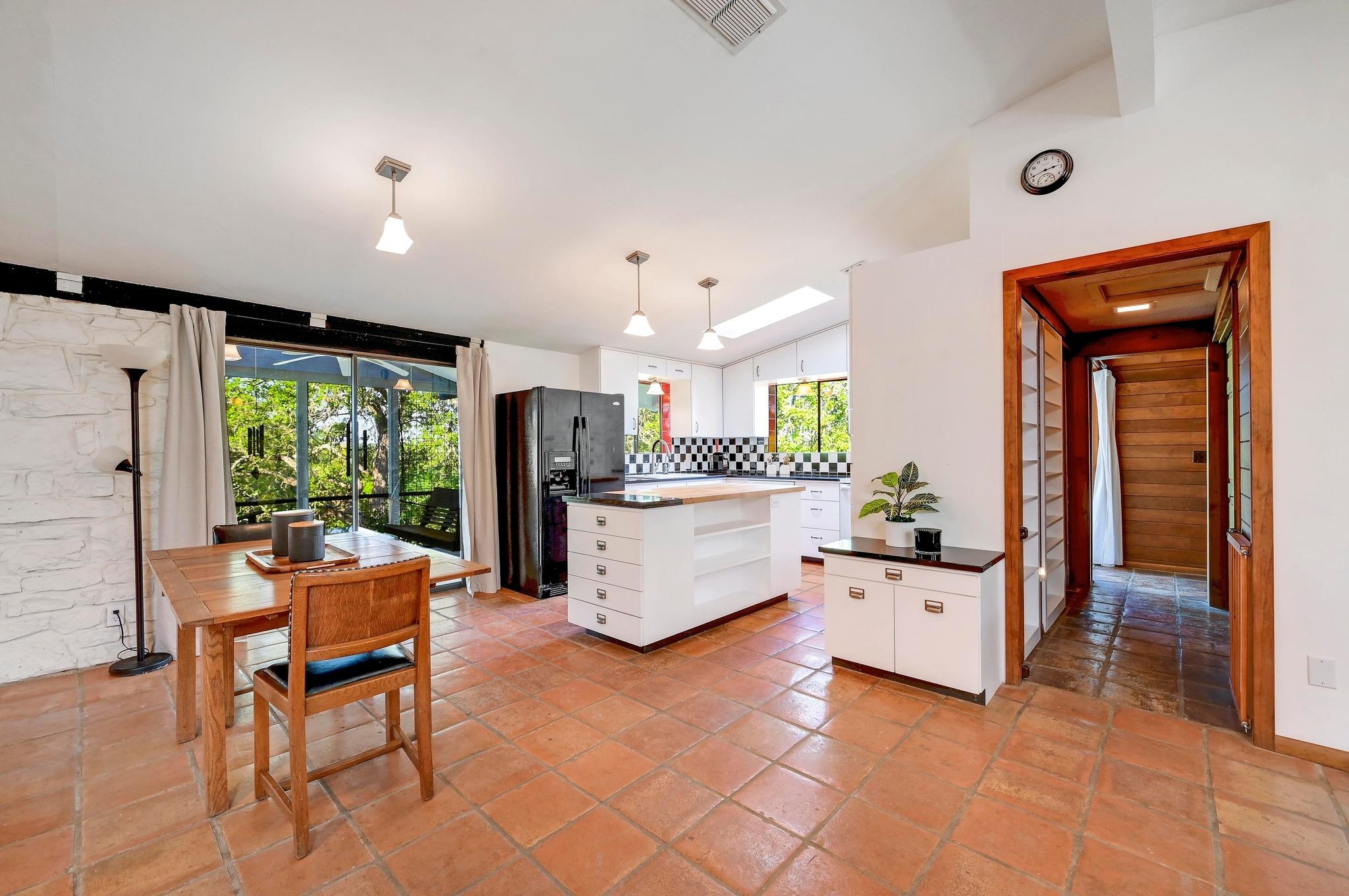 445 Bendigo Ln, Wimberley, TX 78676