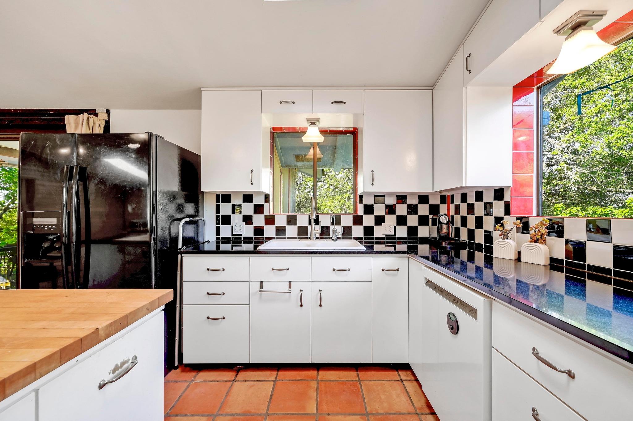 445 Bendigo Ln, Wimberley, TX 78676