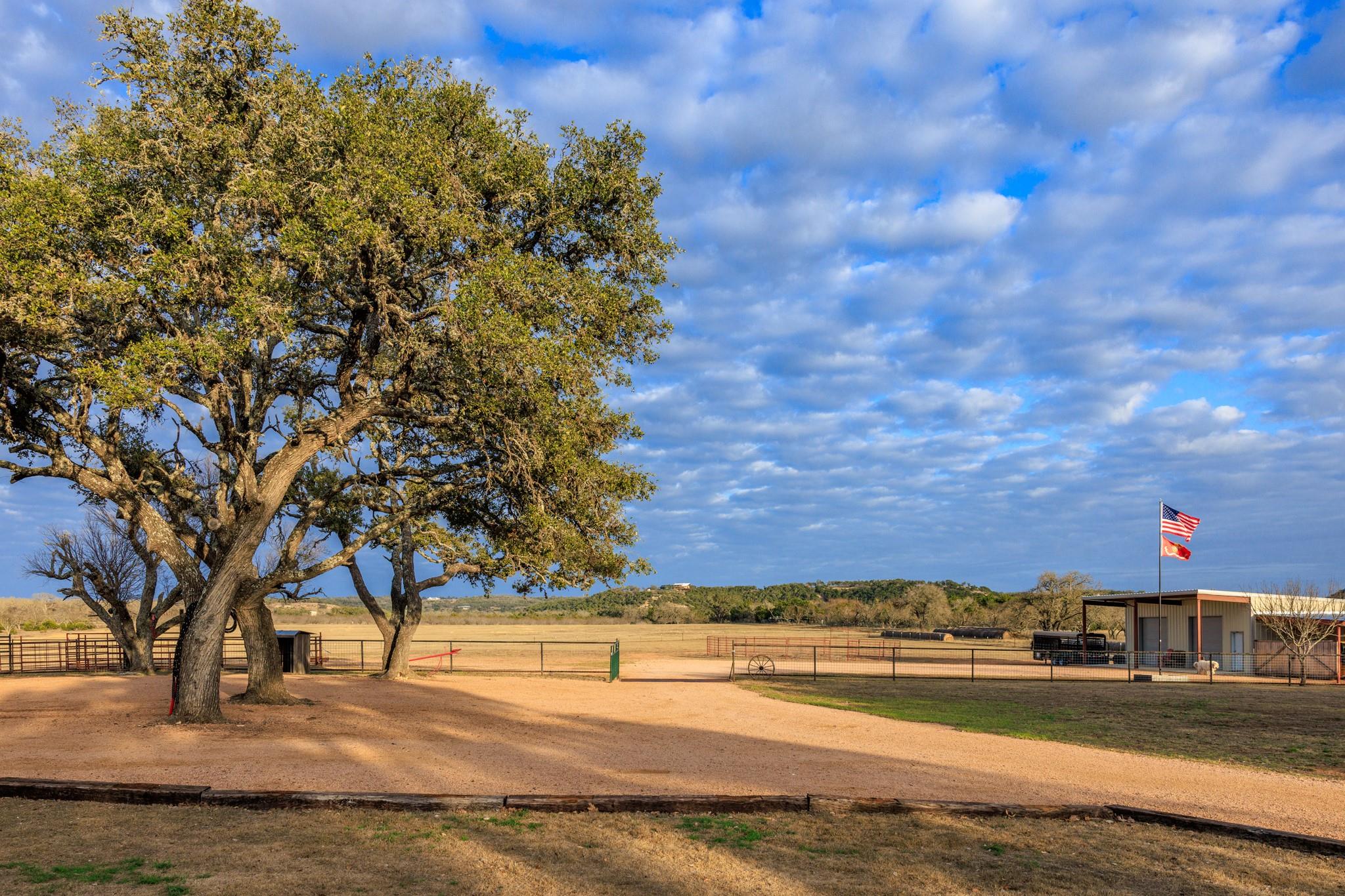 888 Dietrich Rd, Fredericksburg, TX 78624