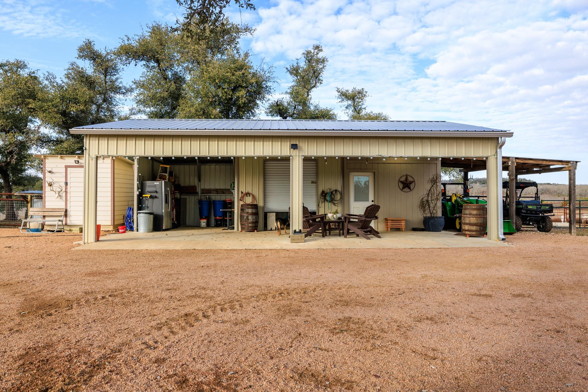 888 Dietrich Rd, Fredericksburg, TX 78624