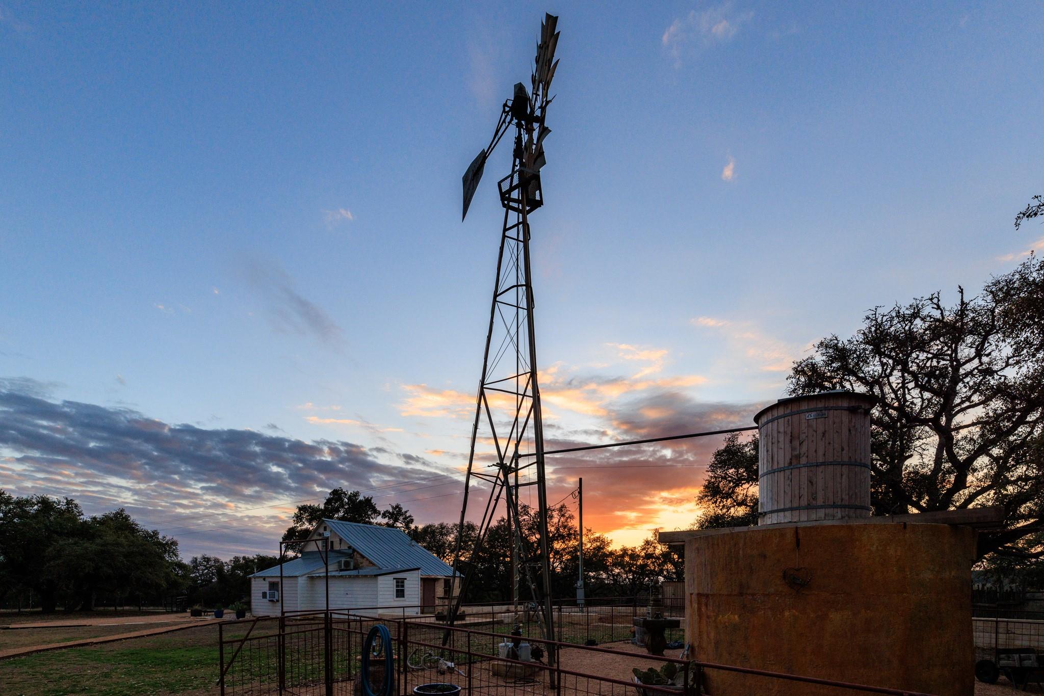 888 Dietrich Rd, Fredericksburg, TX 78624