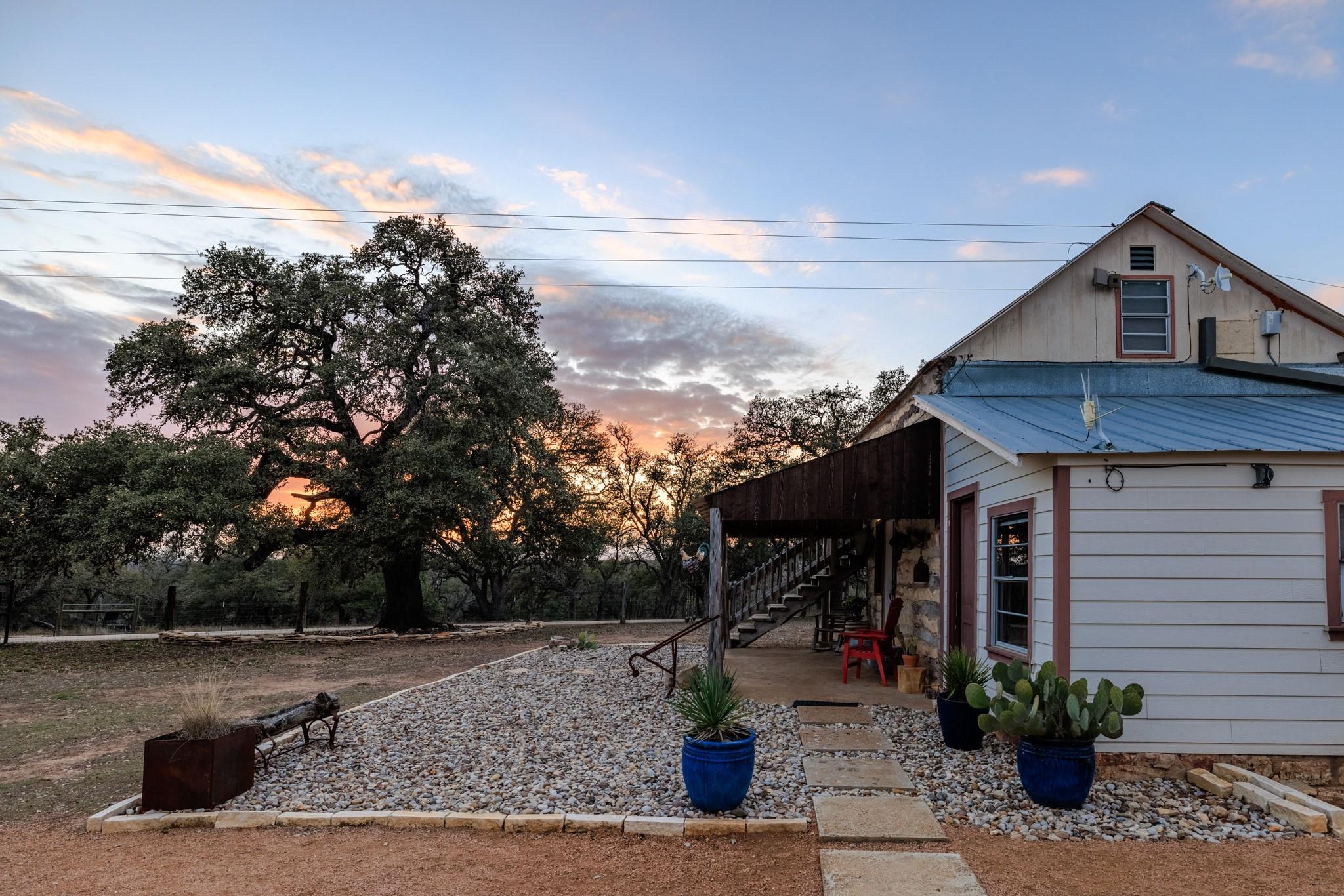 888 Dietrich Rd, Fredericksburg, TX 78624