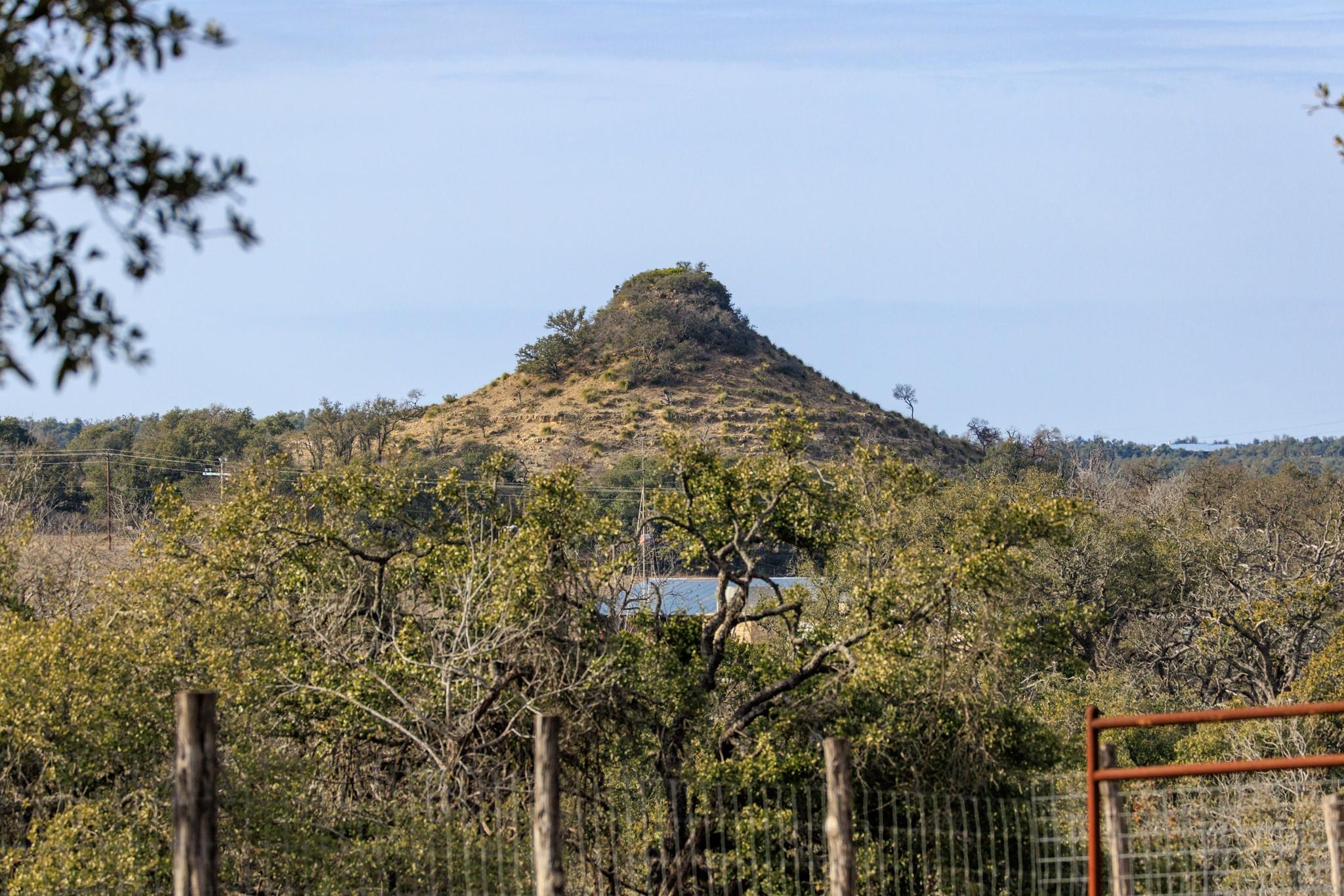 888 Dietrich Rd, Fredericksburg, TX 78624