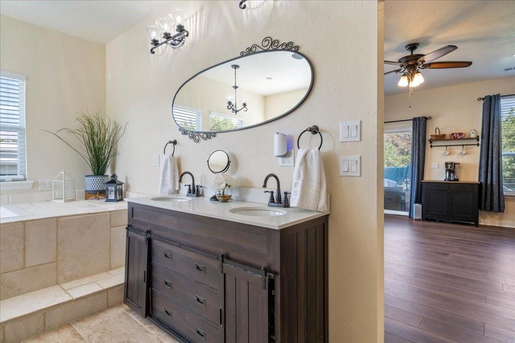 711 Lackey Creek Rd, Liberty Hill, TX 78642