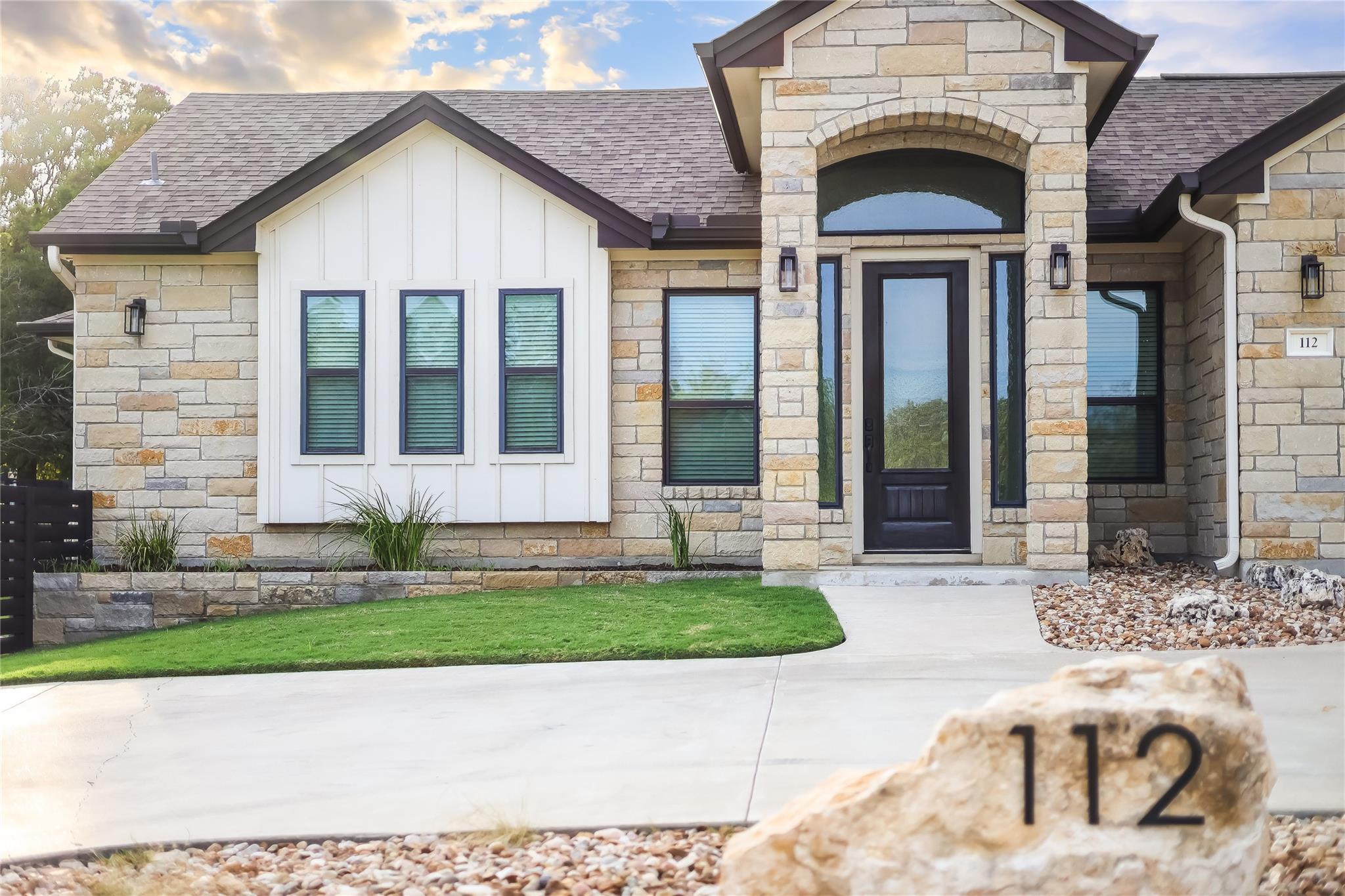 112 Venture Blvd S, Point Venture, TX 78645