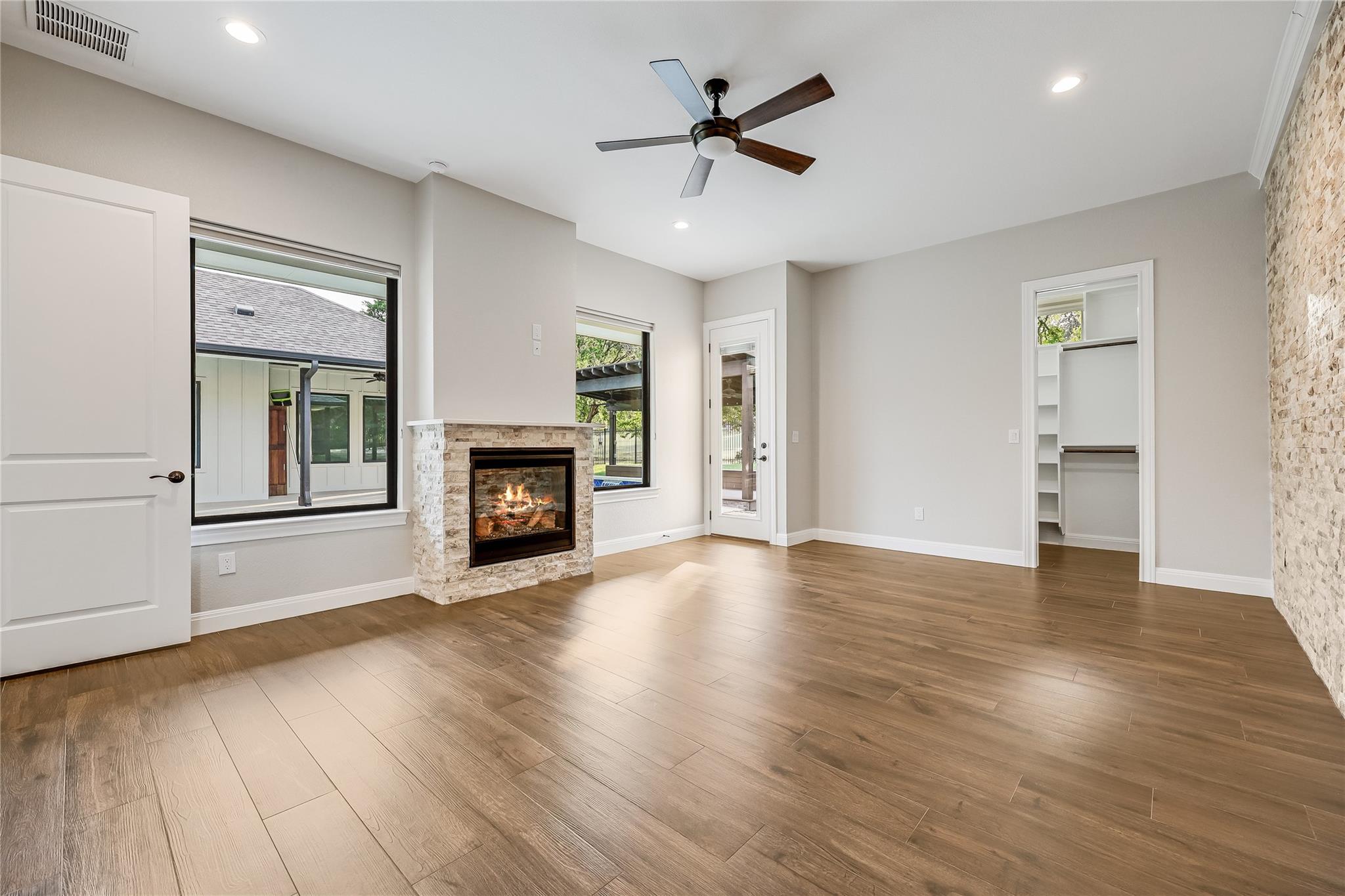 112 Venture Blvd S, Point Venture, TX 78645