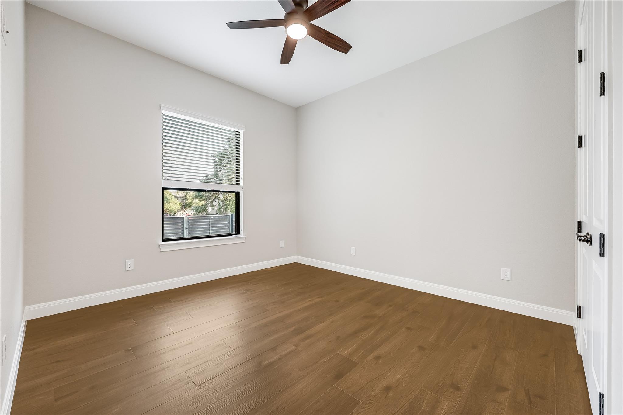 112 Venture Blvd S, Point Venture, TX 78645