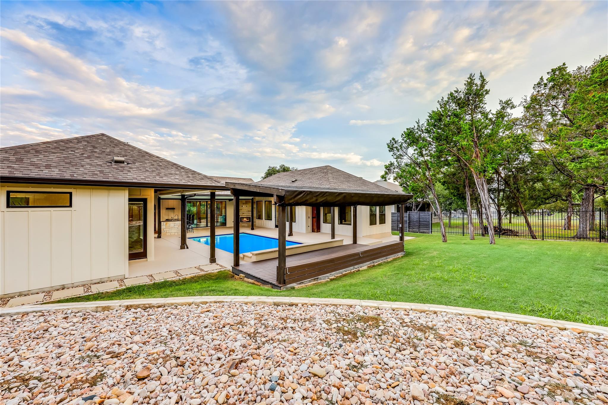 112 Venture Blvd S, Point Venture, TX 78645