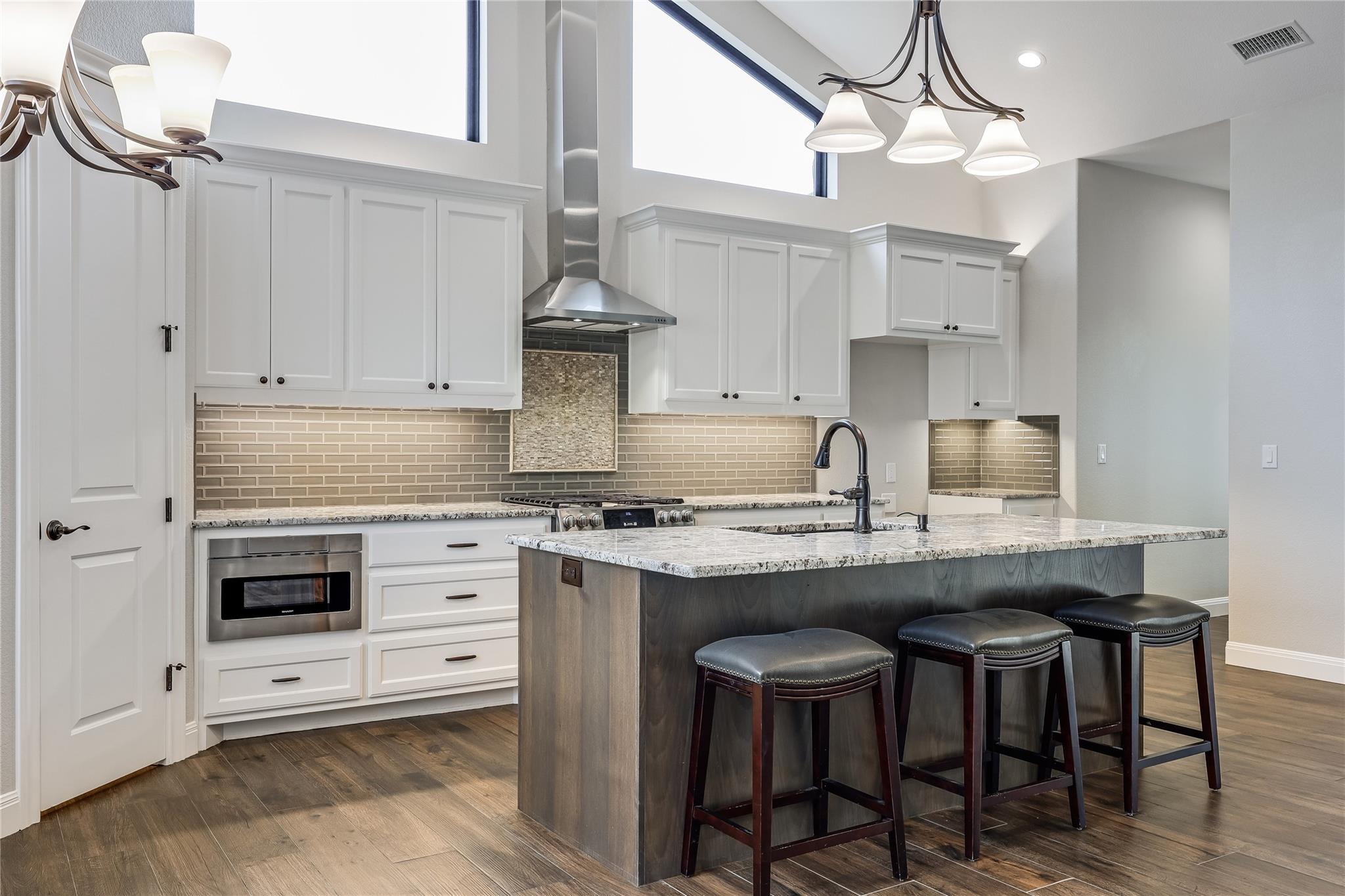 112 Venture Blvd S, Point Venture, TX 78645