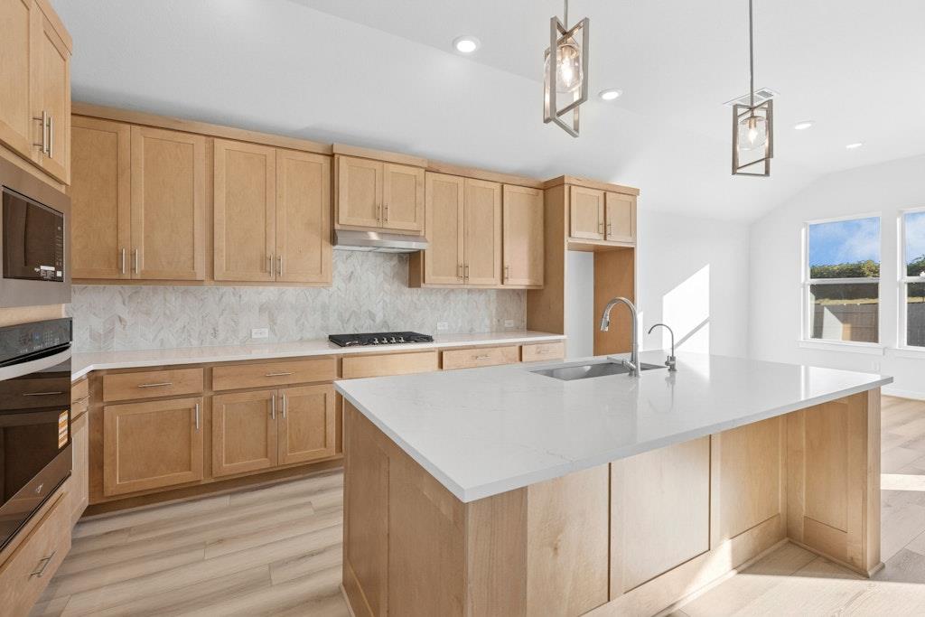 129 Big Pine Creek Ln, Bastrop, TX 78602