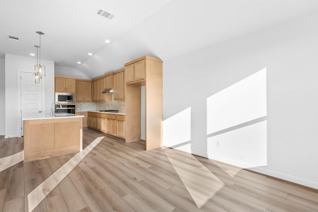 129 Big Pine Creek Ln, Bastrop, TX 78602