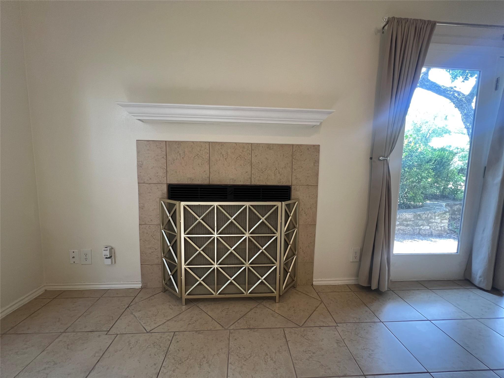 802 S 1st St # 117, Austin, TX 78704