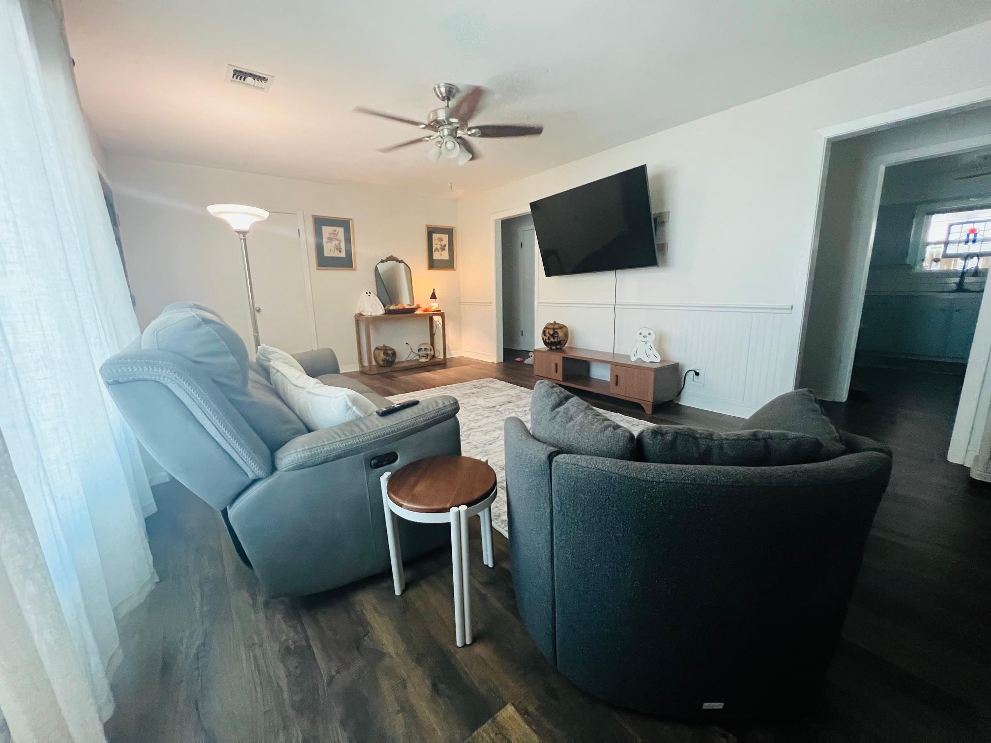 355 N Monroe St, La Grange, TX 78945