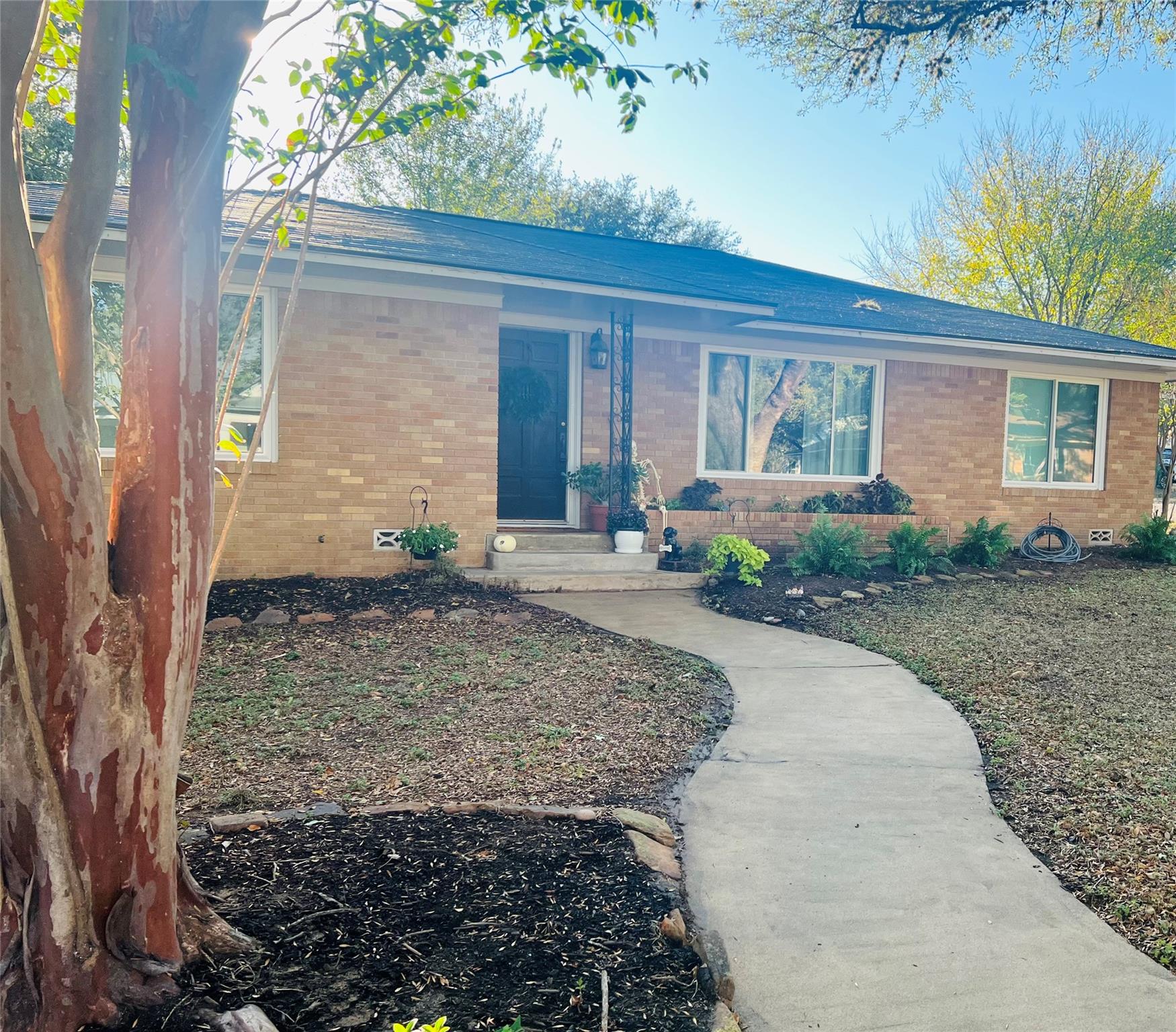 355 N Monroe St, La Grange, TX 78945