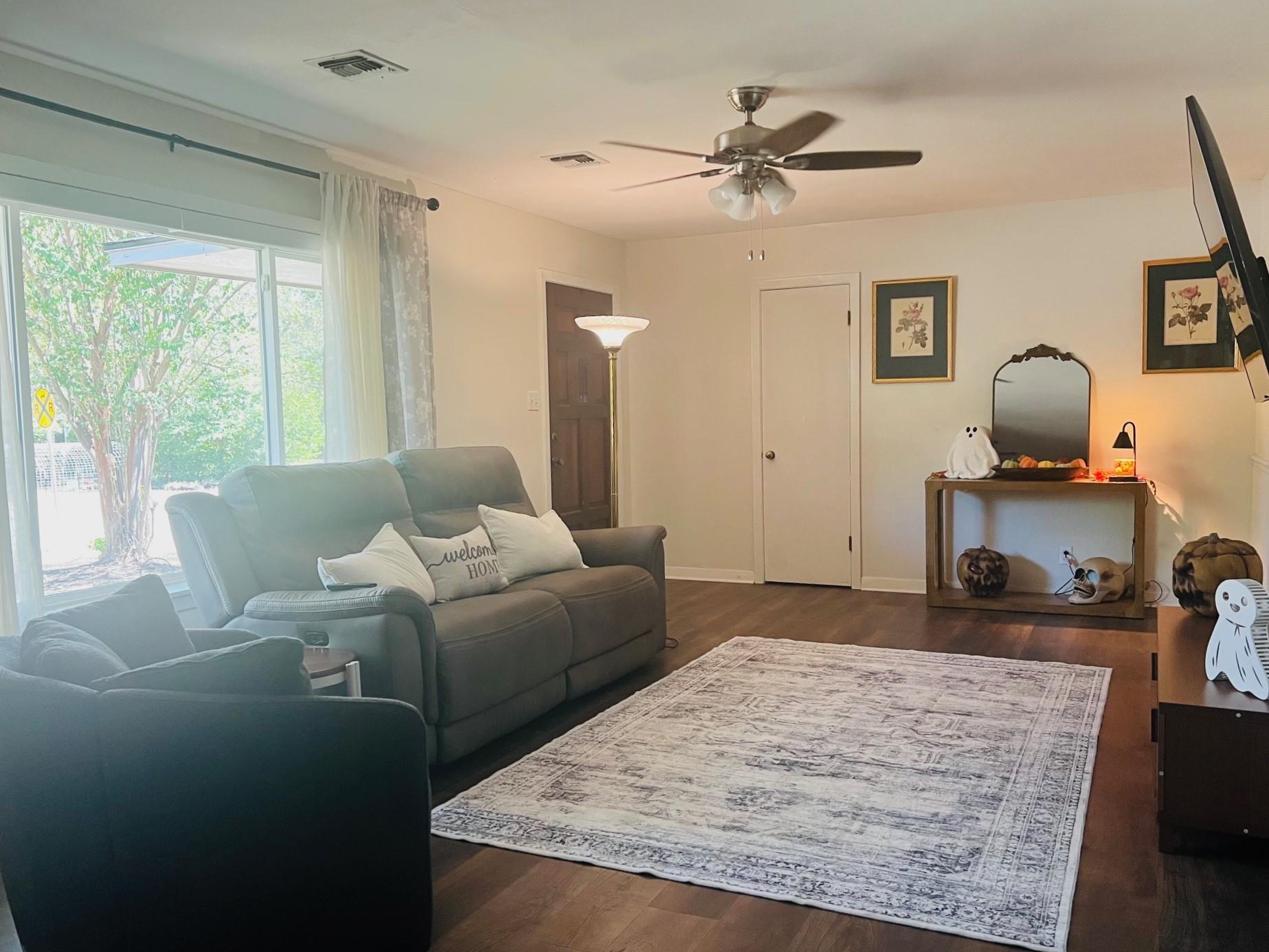 355 N Monroe St, La Grange, TX 78945