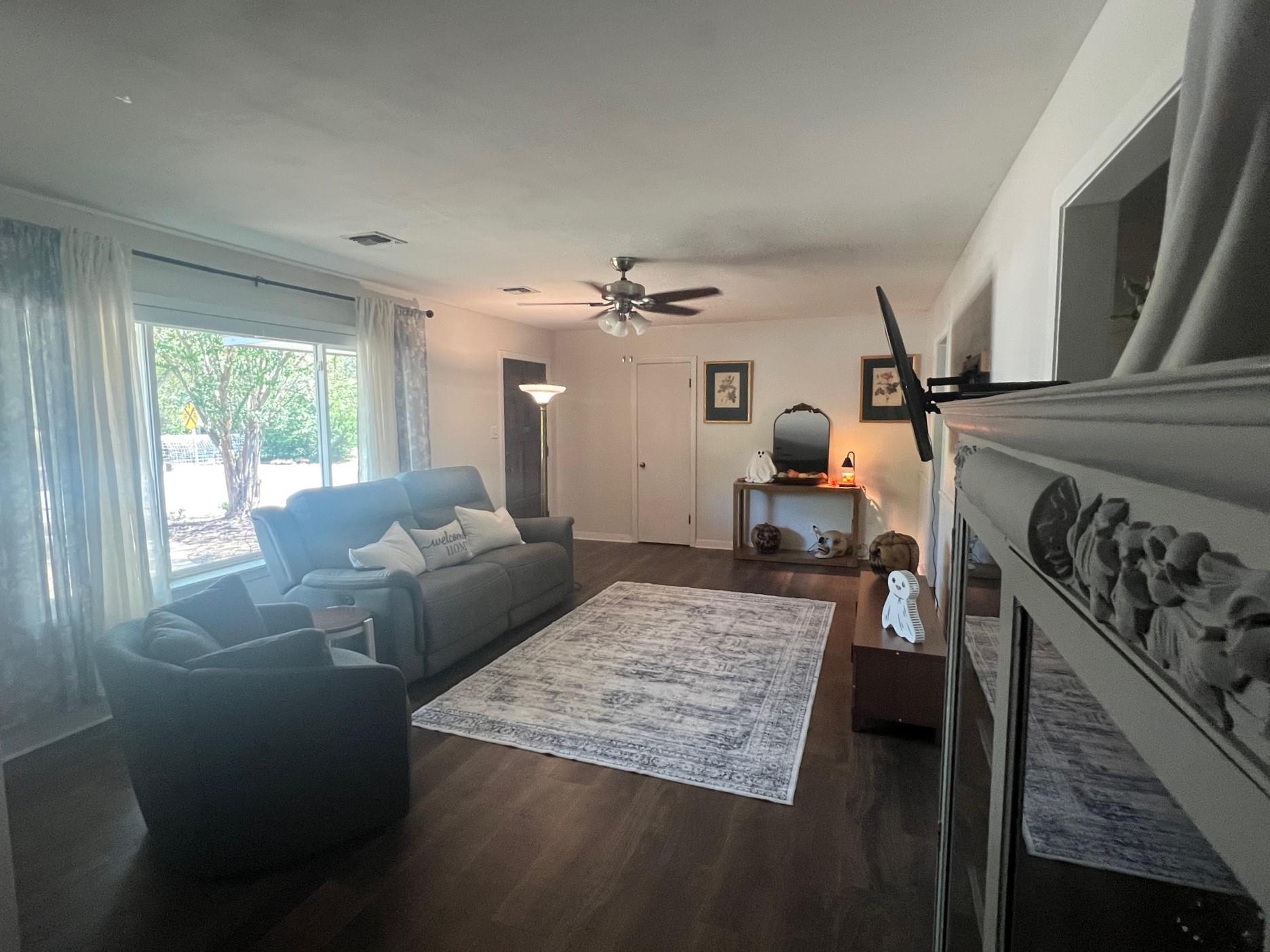 355 N Monroe St, La Grange, TX 78945